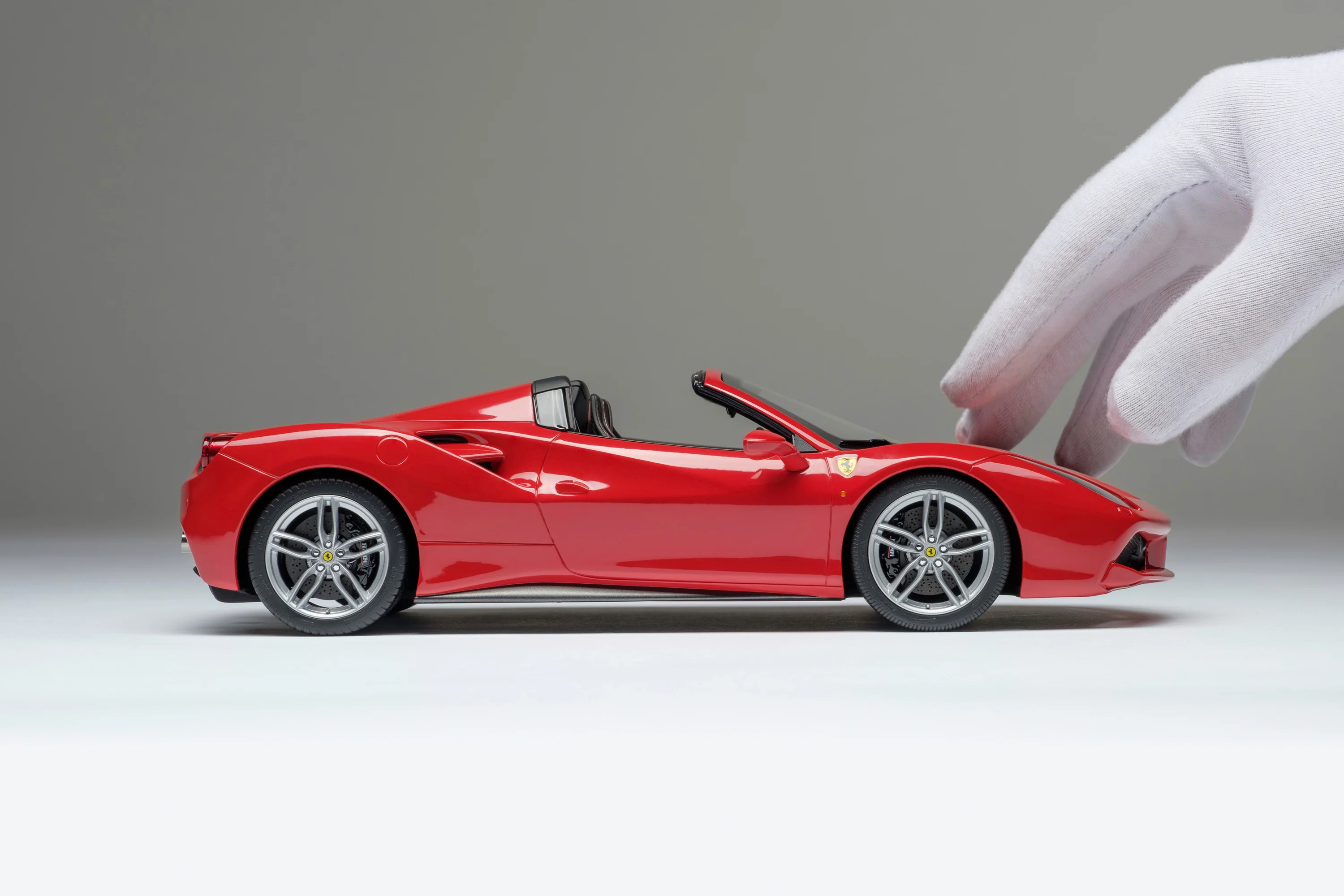 Ferrari 488 Spider - Image 4