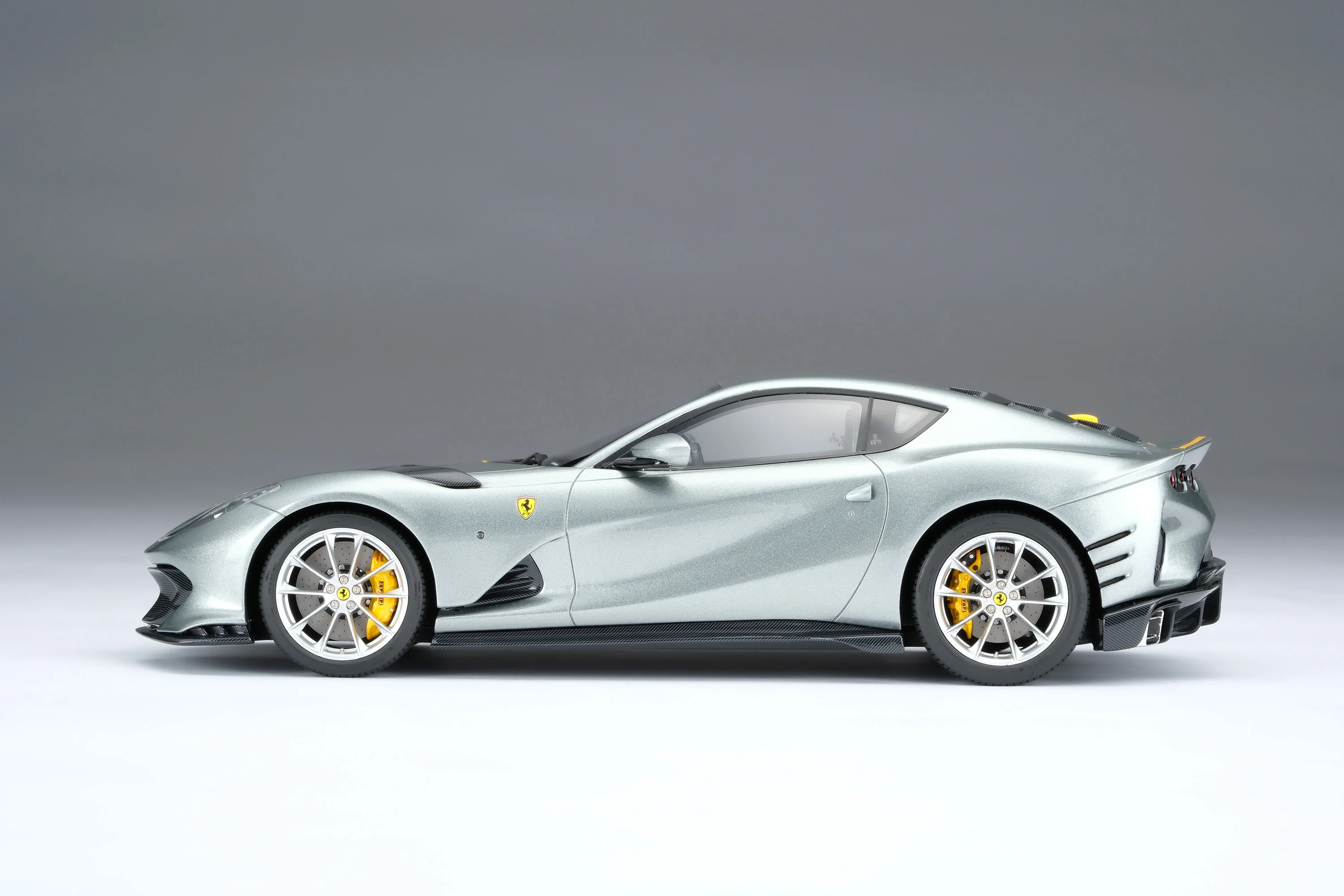 Ferrari 812 Competizione - Image 11