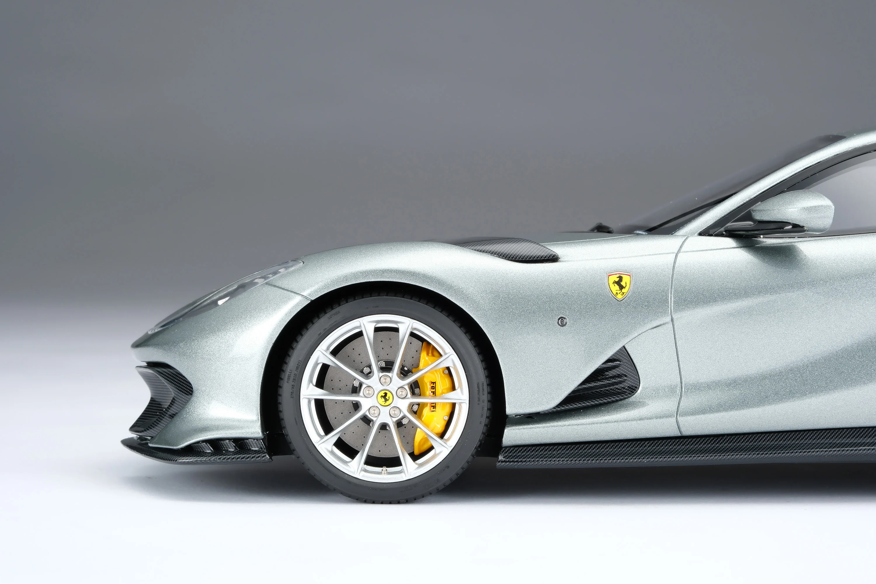 Ferrari 812 Competizione - Image 12