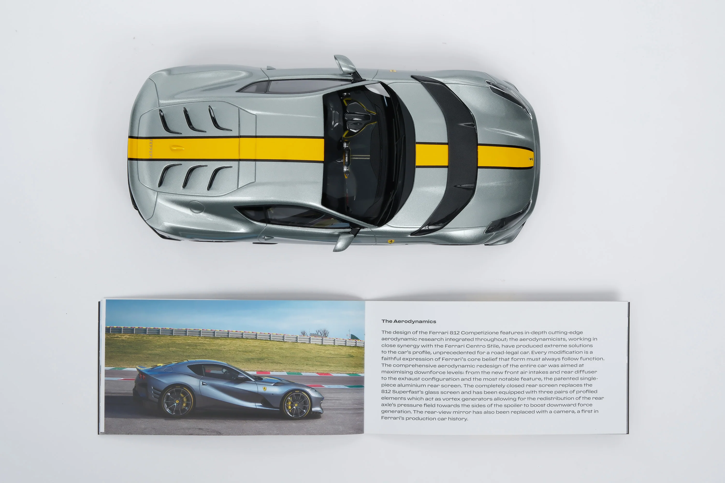 Ferrari 812 Competizione - Image 17