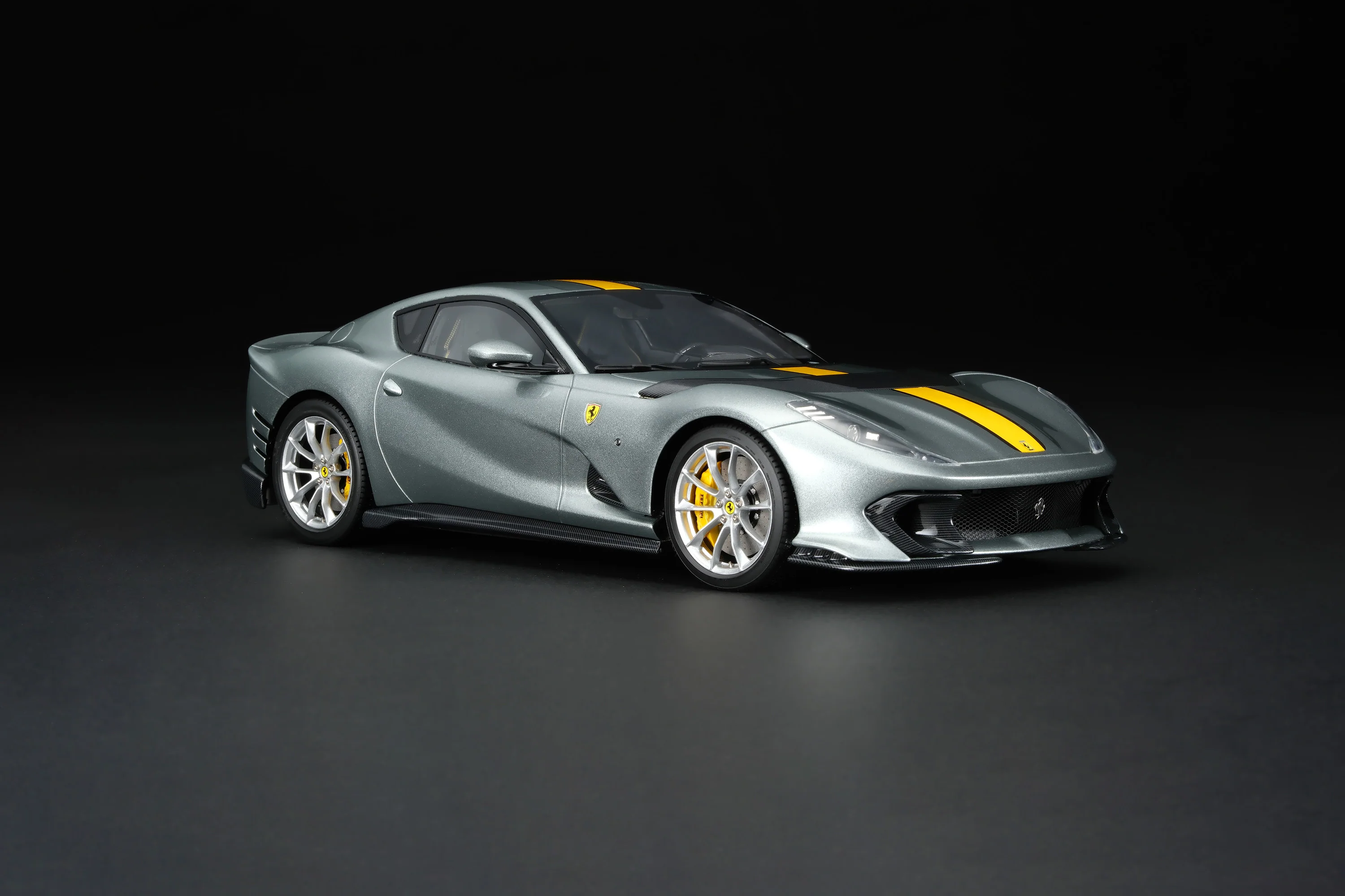 Ferrari 812 Competizione - Image 2