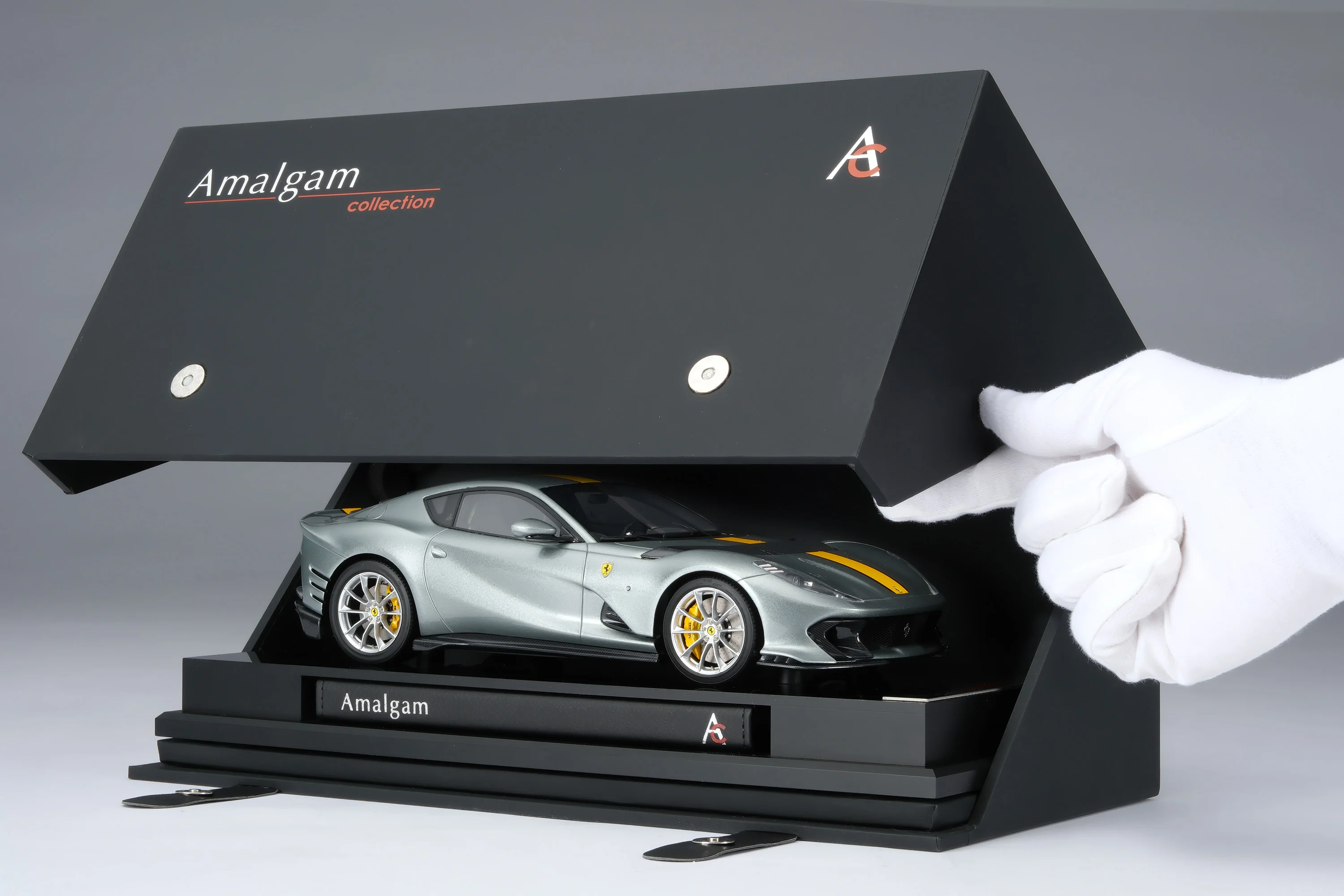 Ferrari 812 Competizione - Image 21