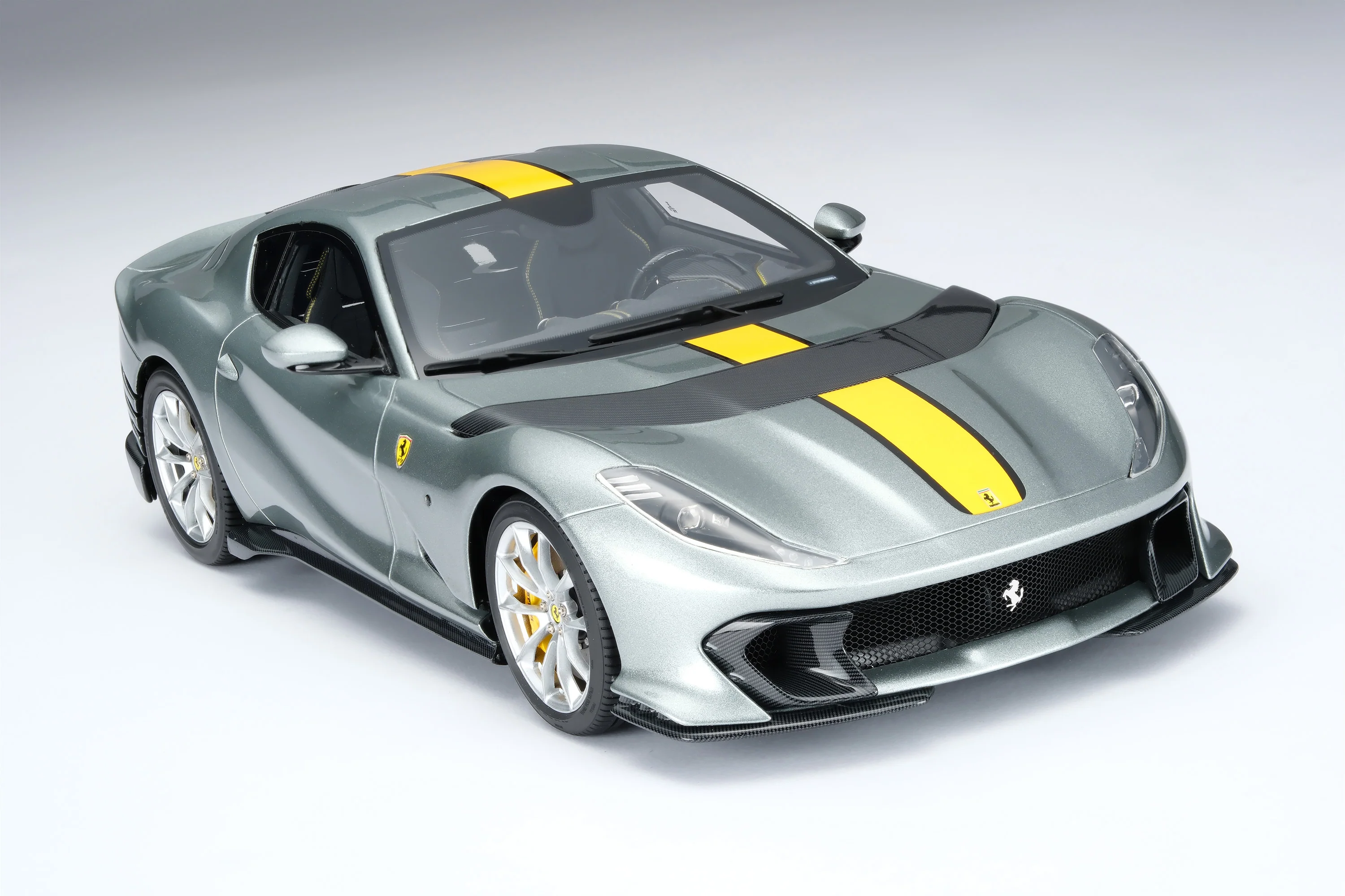 Ferrari 812 Competizione - Image 5