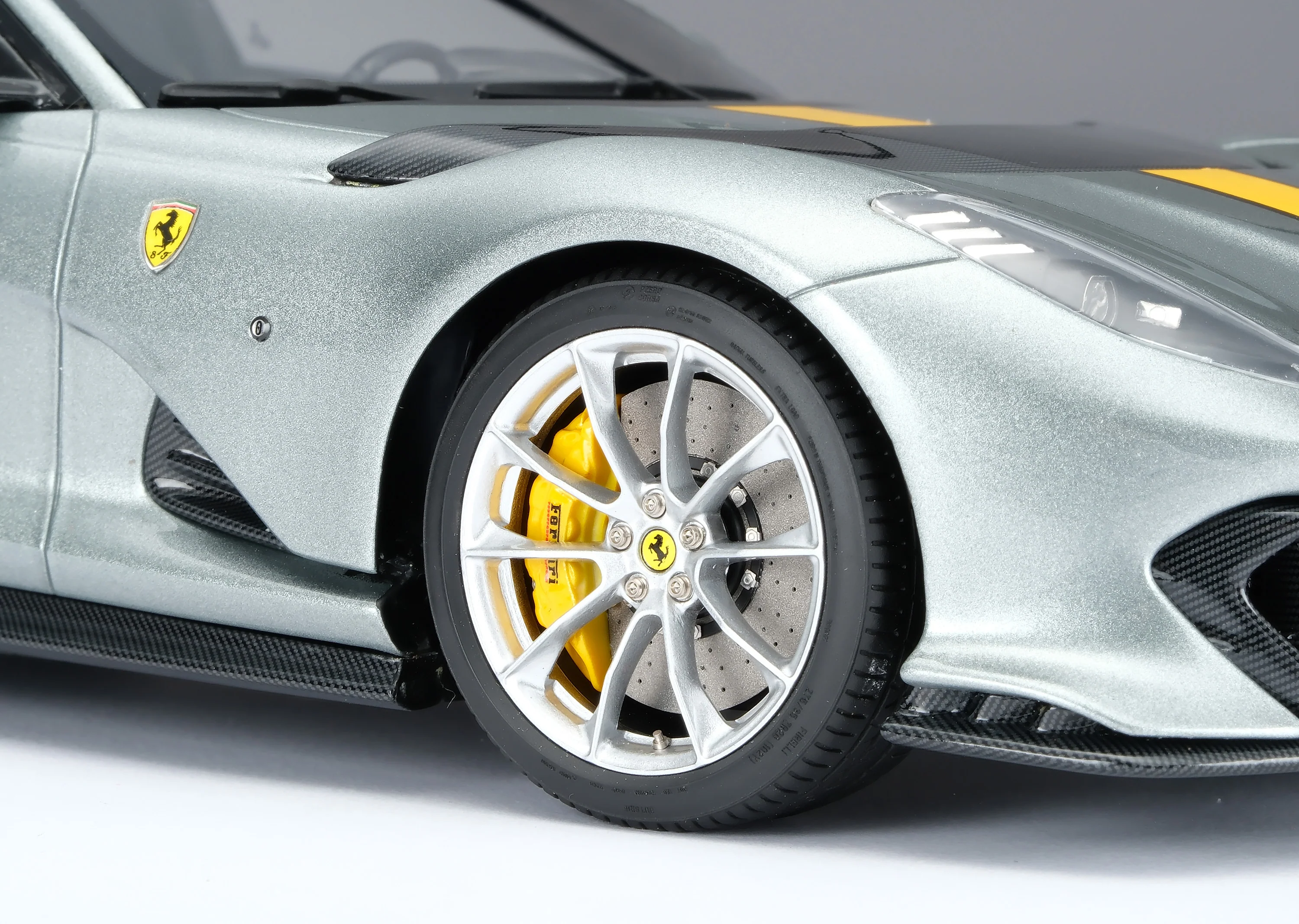 Ferrari 812 Competizione - Image 7