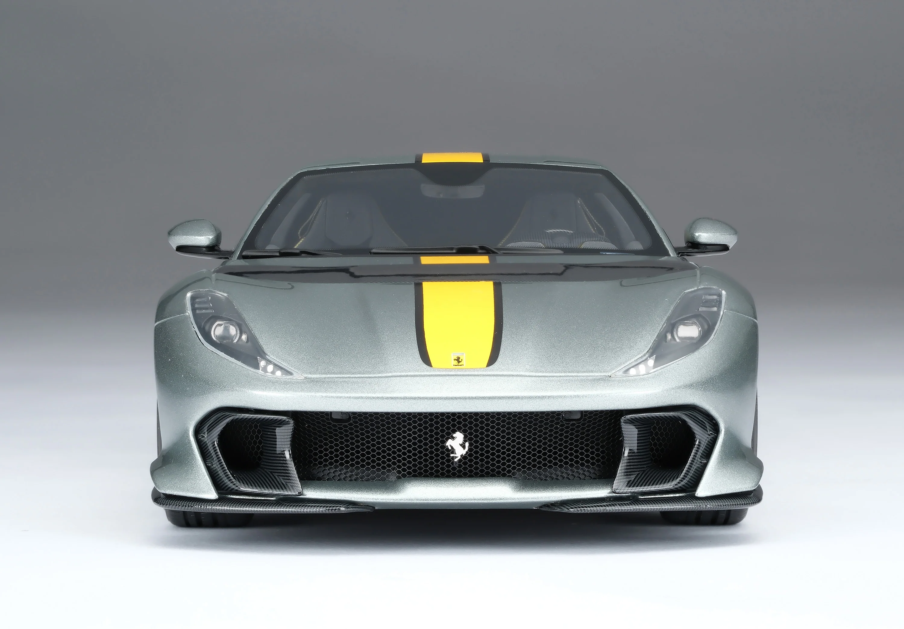 Ferrari 812 Competizione - Image 9