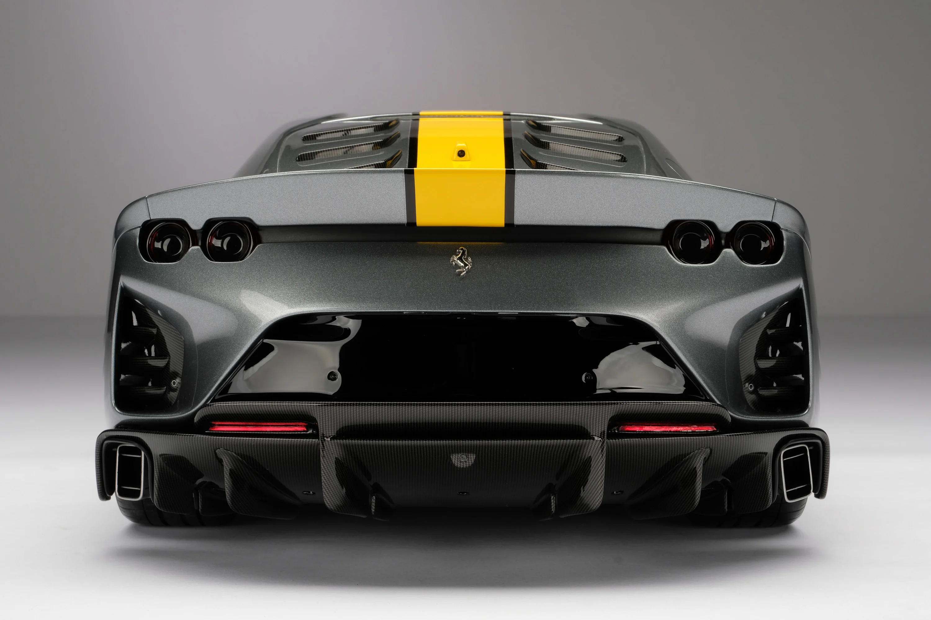 Ferrari 812 Competizione (2021) - Image 10