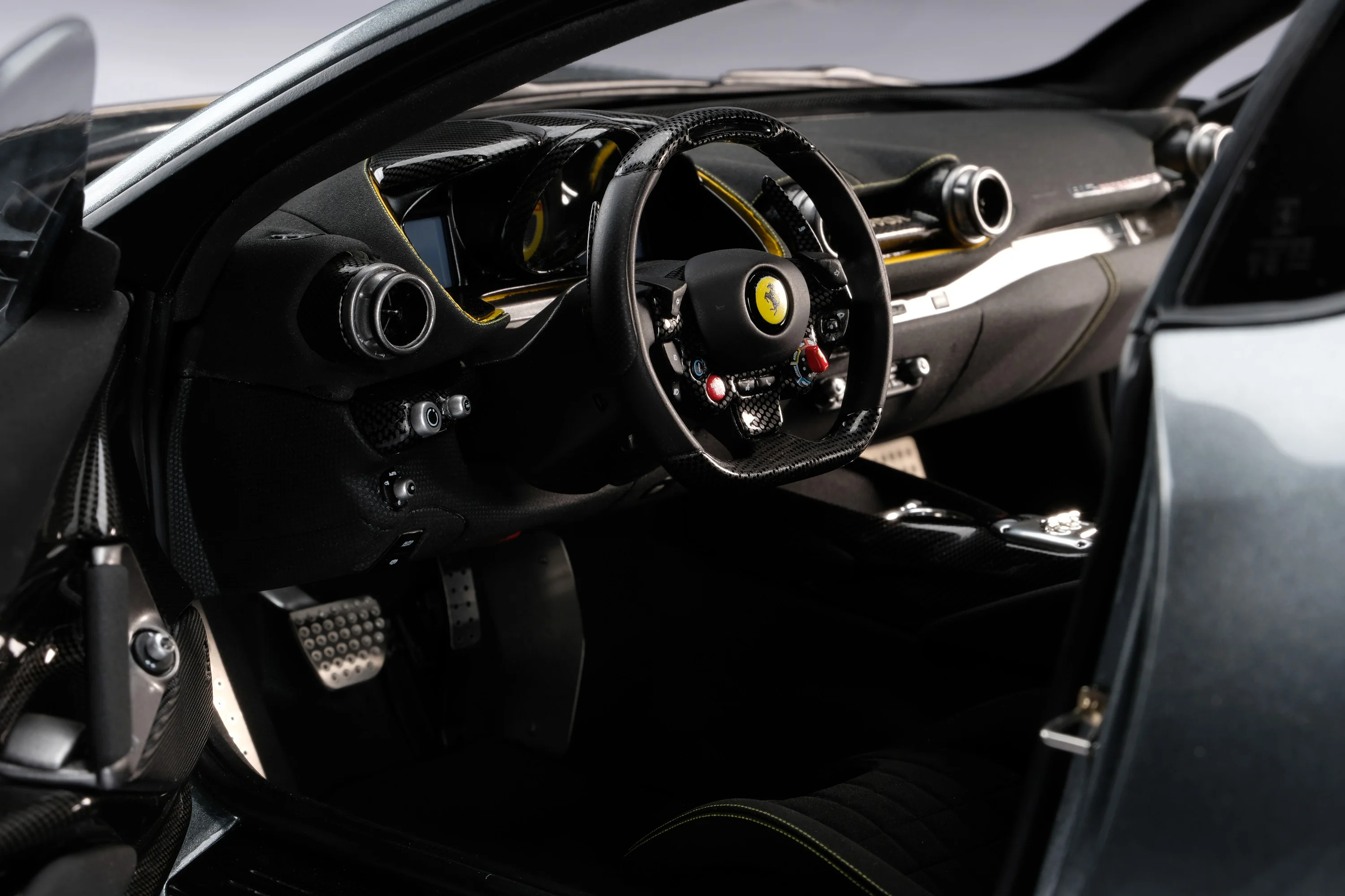 Ferrari 812 Competizione (2021) - Image 16