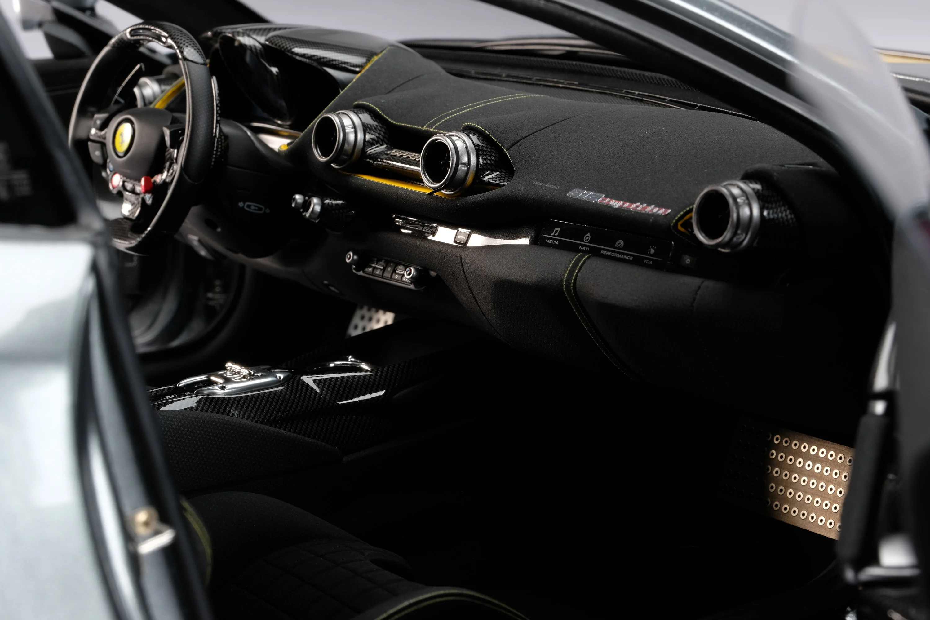 Ferrari 812 Competizione (2021) - Image 21