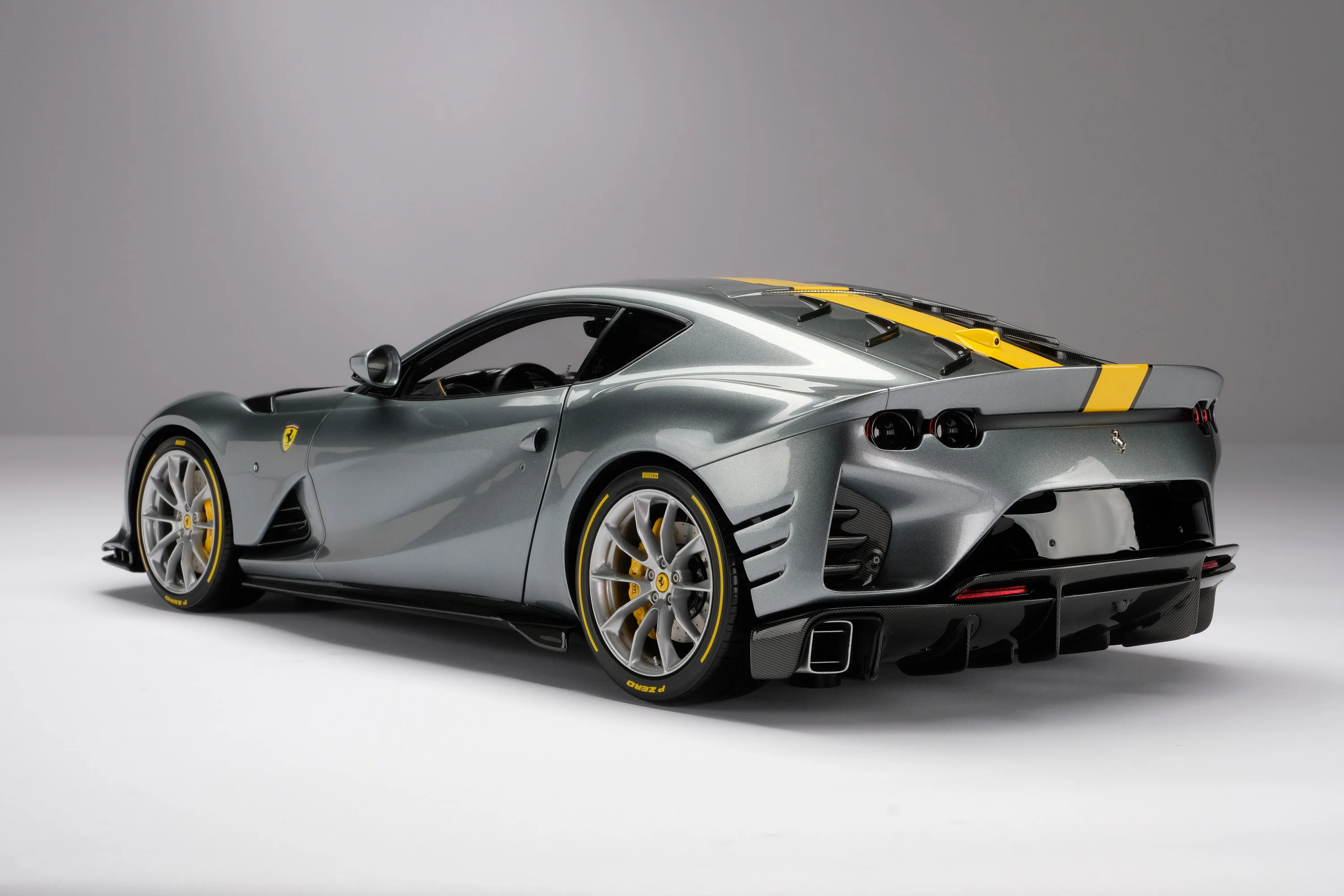 Ferrari 812 Competizione (2021) - Image 8