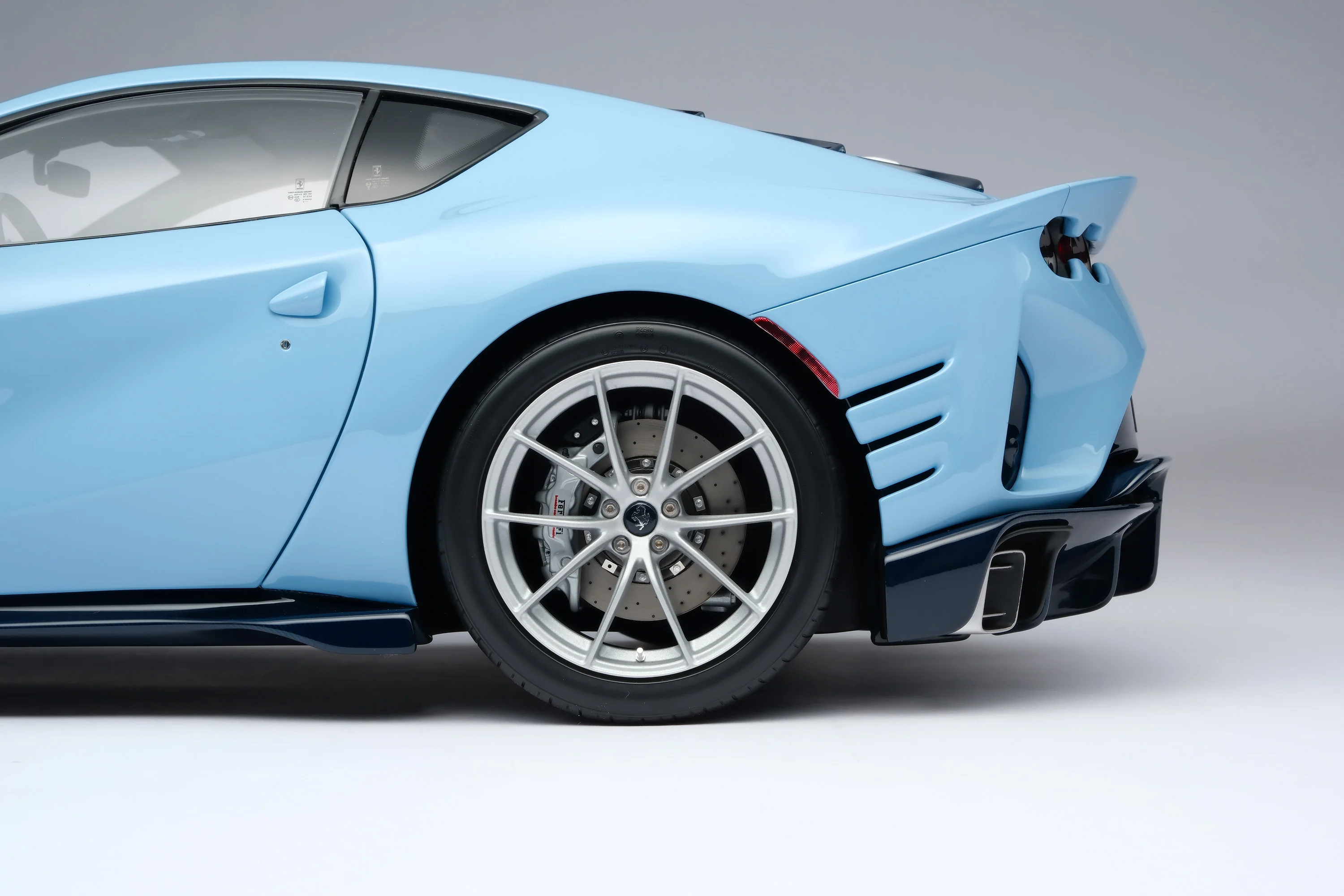 Ferrari 812 Competizione & Competizione A - Tailor Made - Image 12