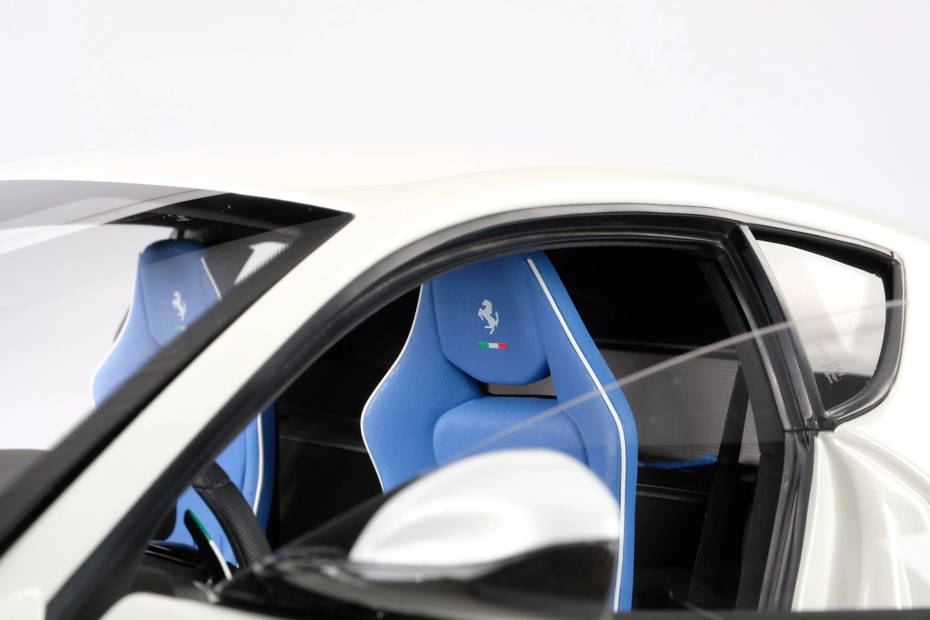Ferrari 812 Competizione & Competizione A - Tailor Made - Image 13