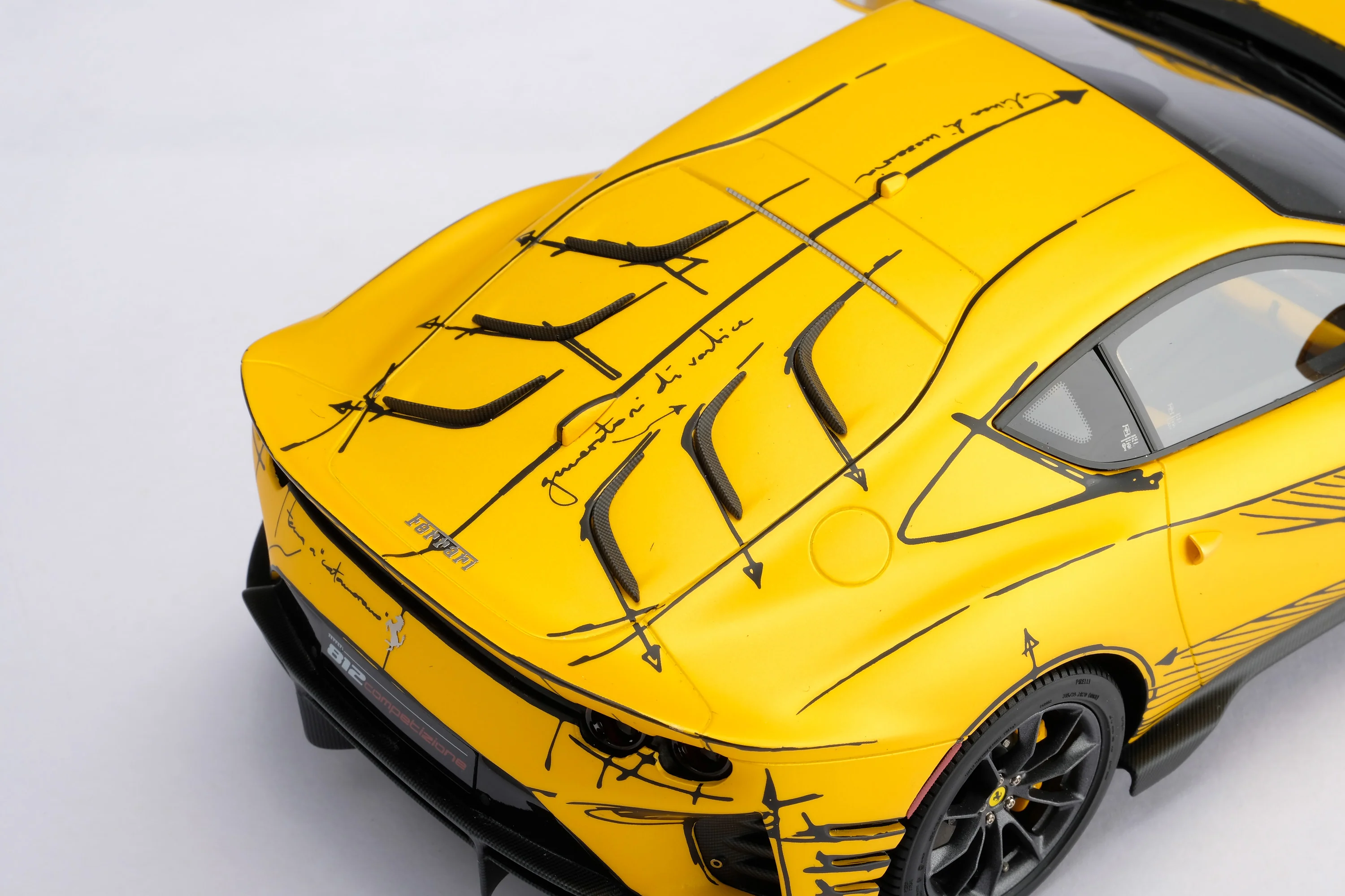 Ferrari 812 Competizione Tailor Made - Image 16