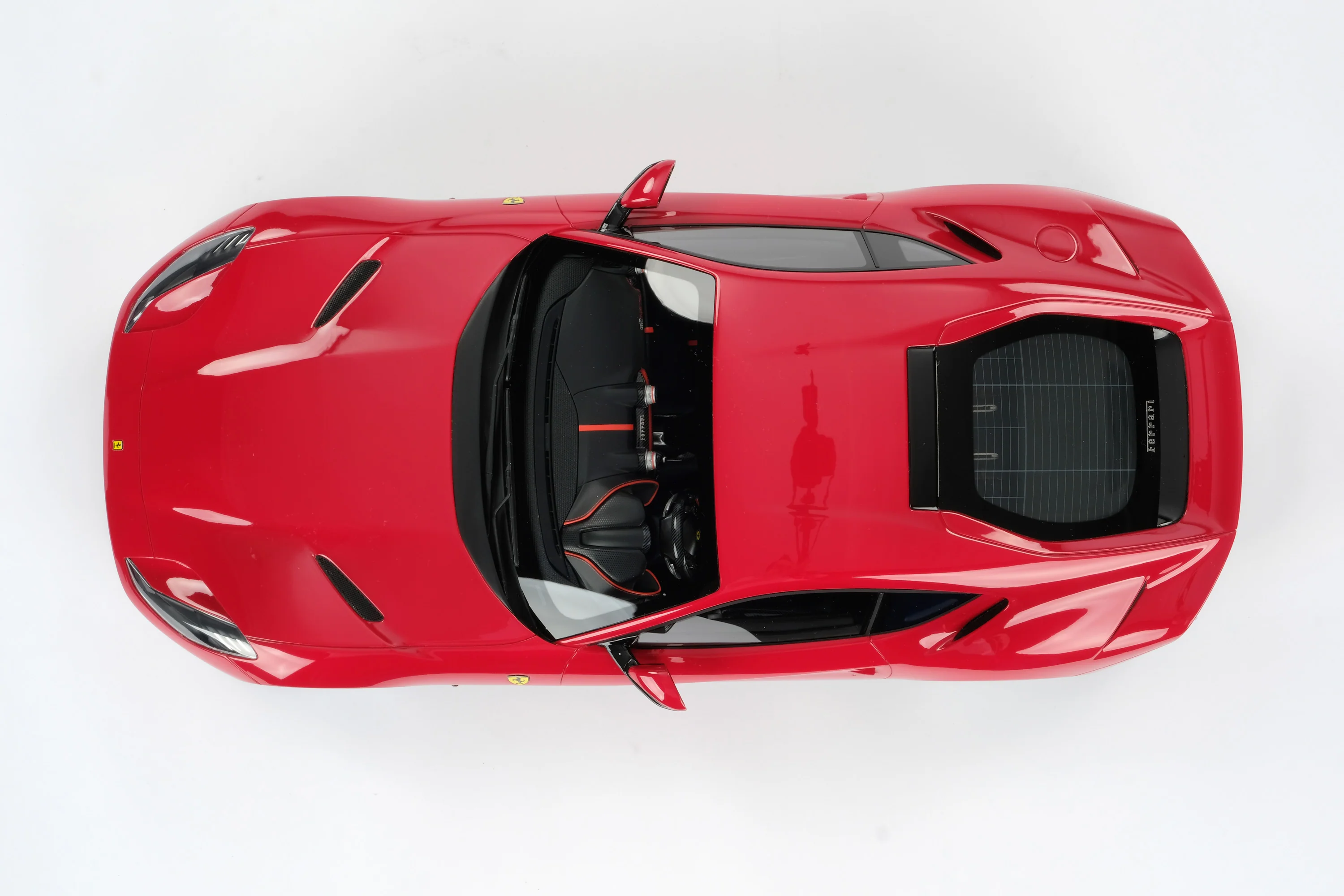 Ferrari 812 Superfast - Image 10