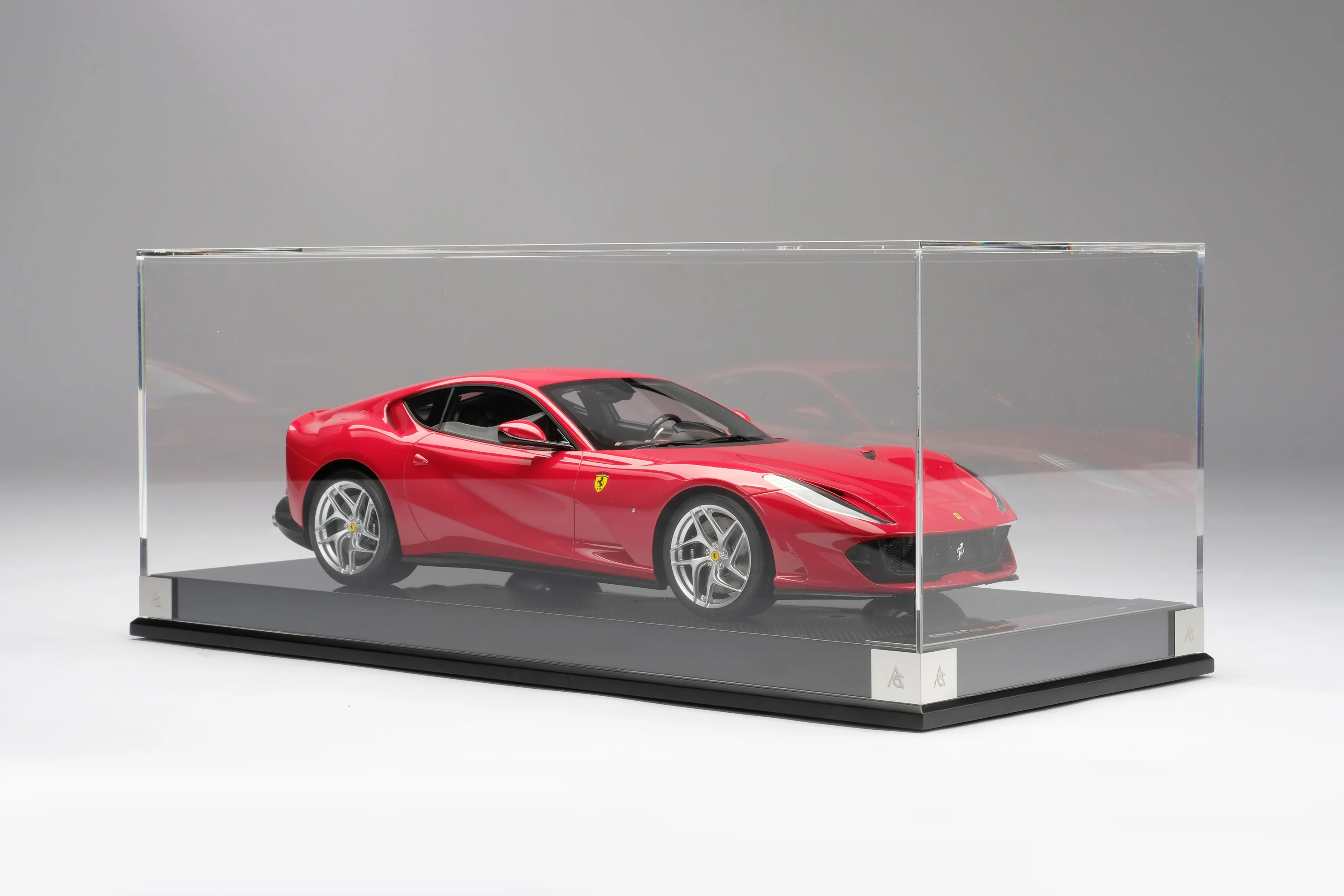 Ferrari 812 Superfast - Image 16