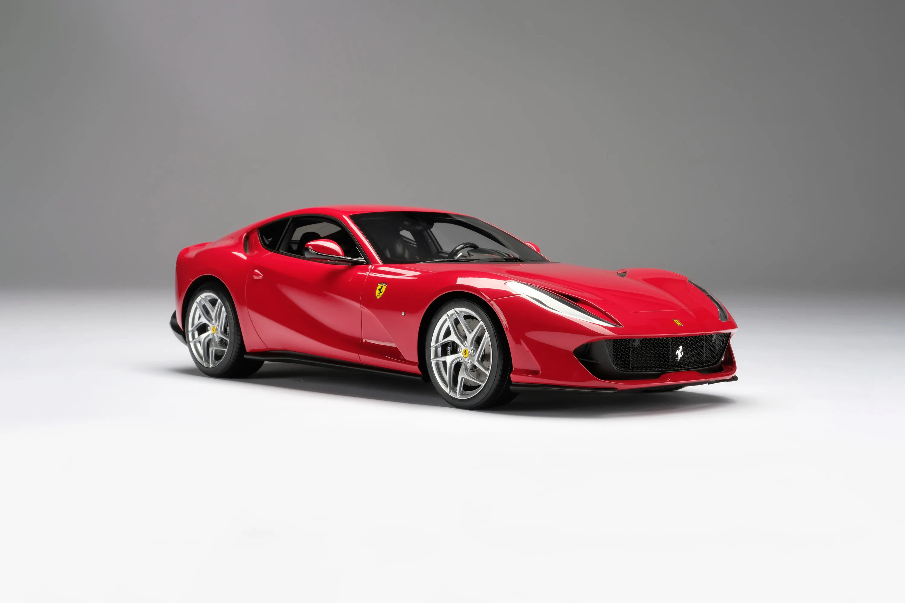 Ferrari 812 Superfast - Image 2