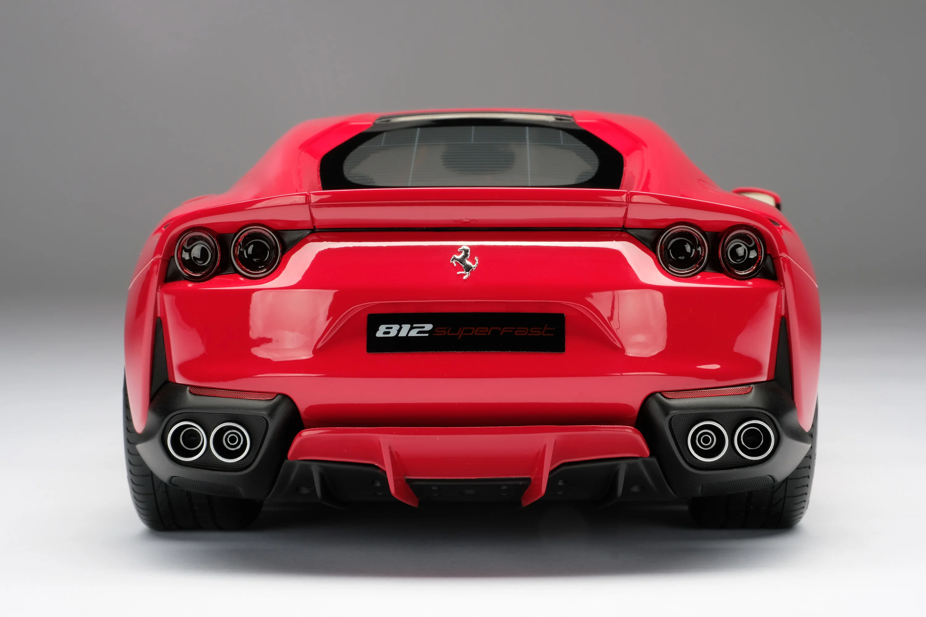 Ferrari 812 Superfast - Image 8