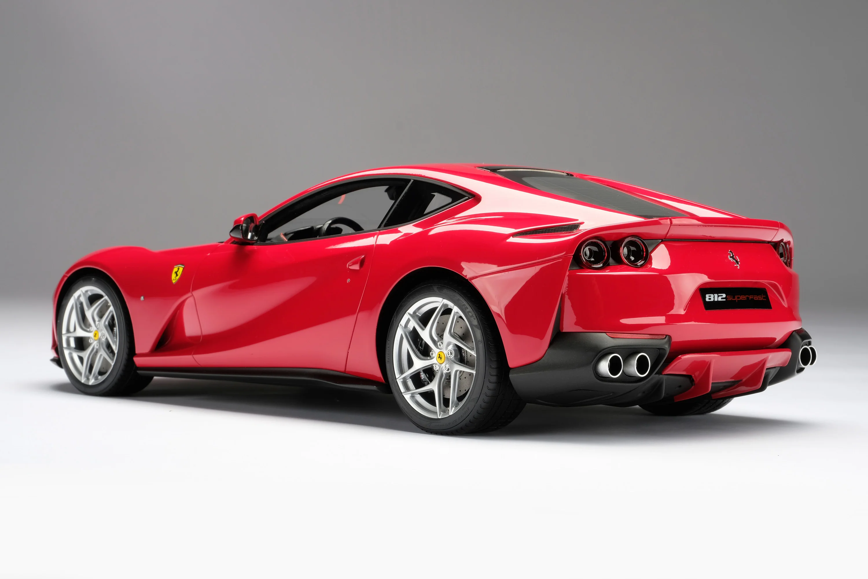 Ferrari 812 Superfast - Image 9
