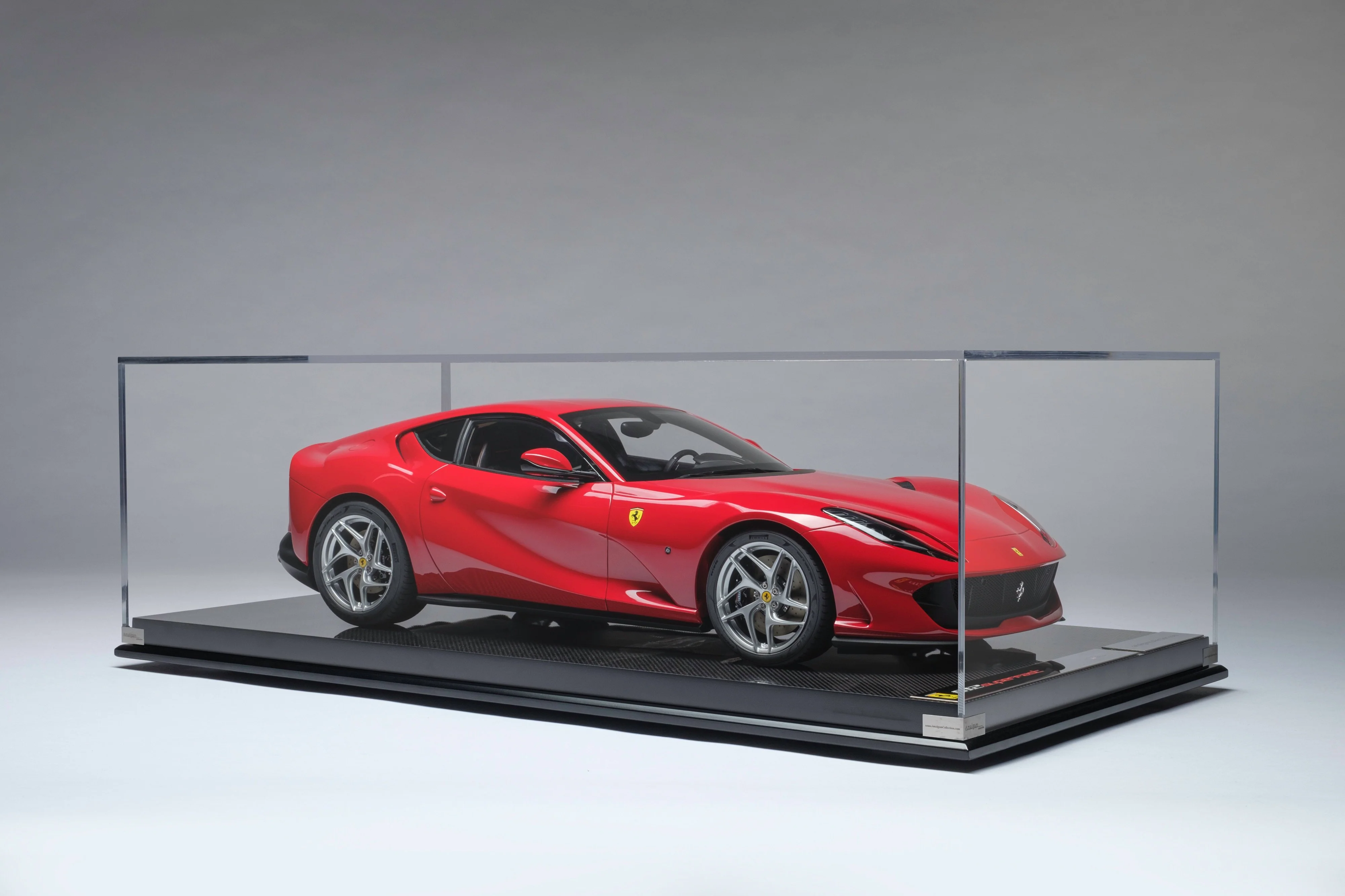 Ferrari 812 Superfast (2017) - Image 12