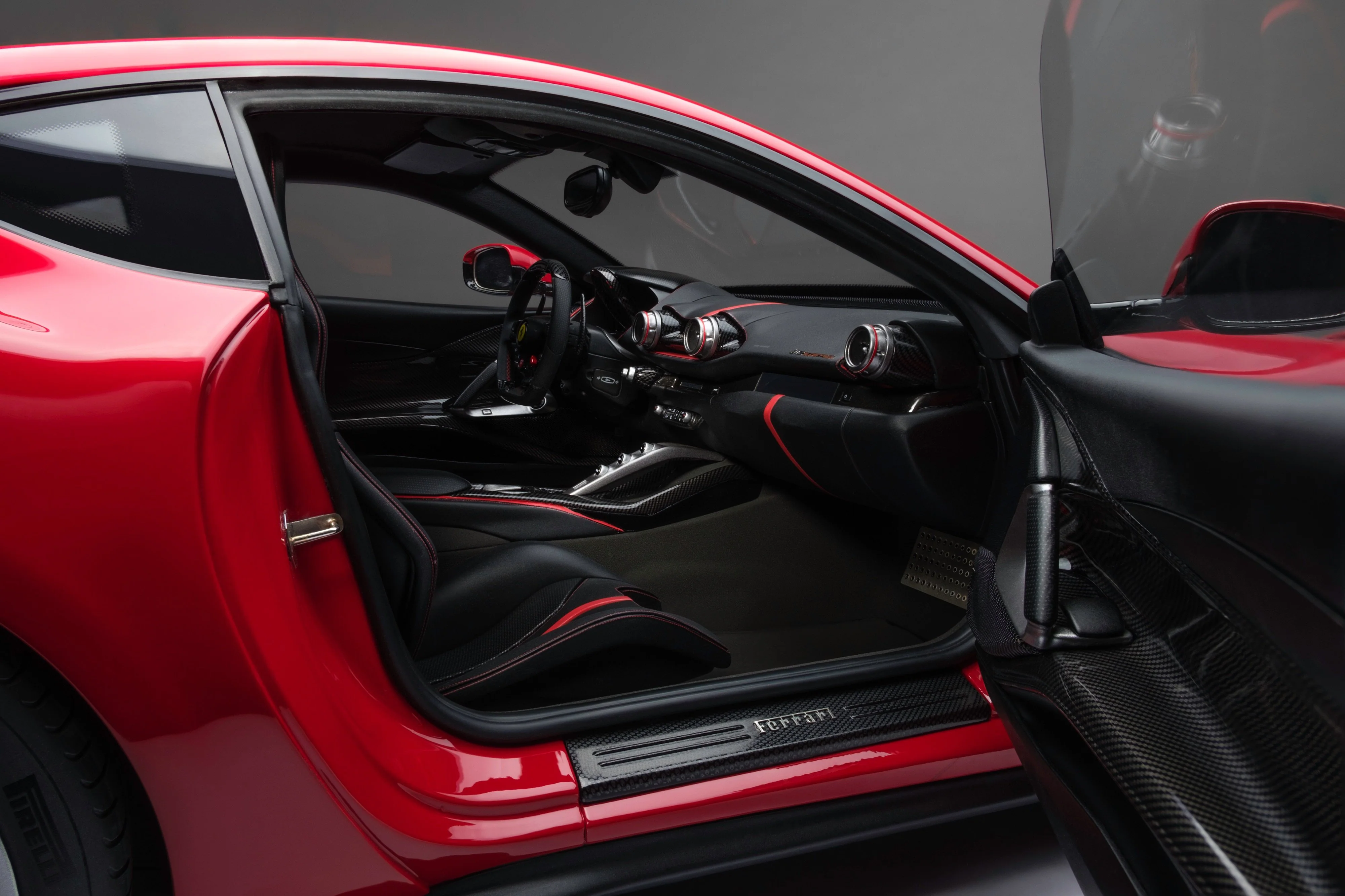 Ferrari 812 Superfast (2017) - Image 15