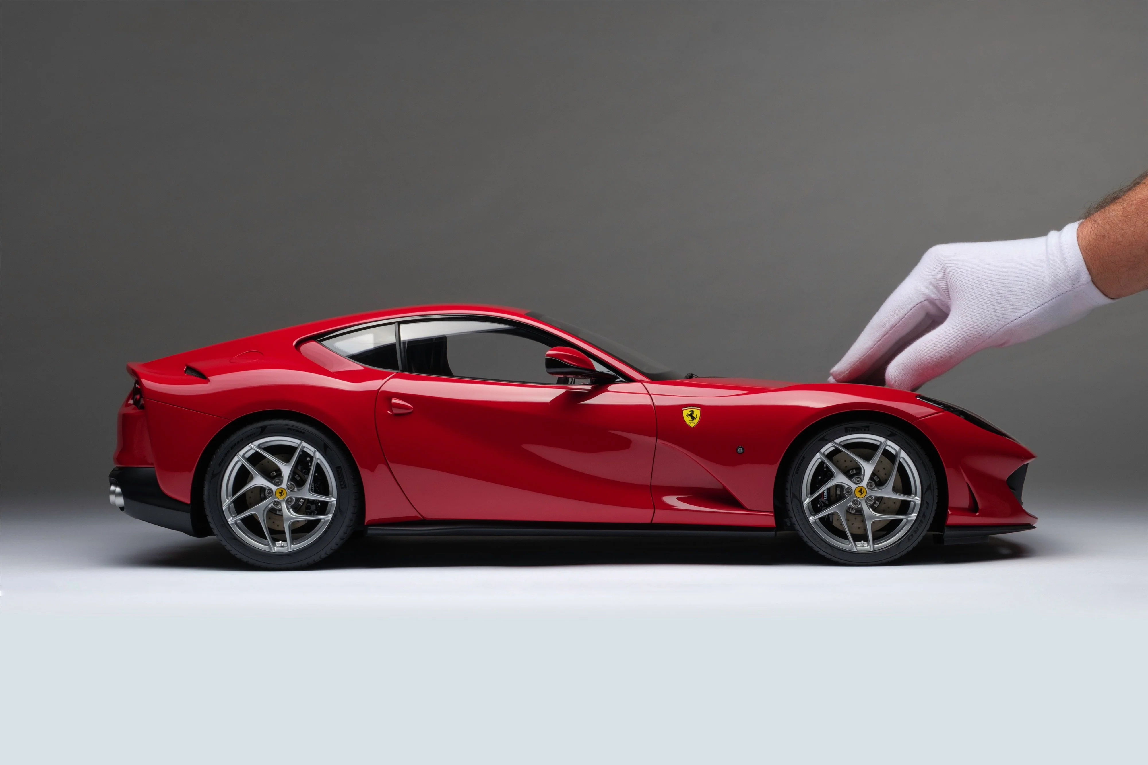Ferrari 812 Superfast (2017) - Image 3