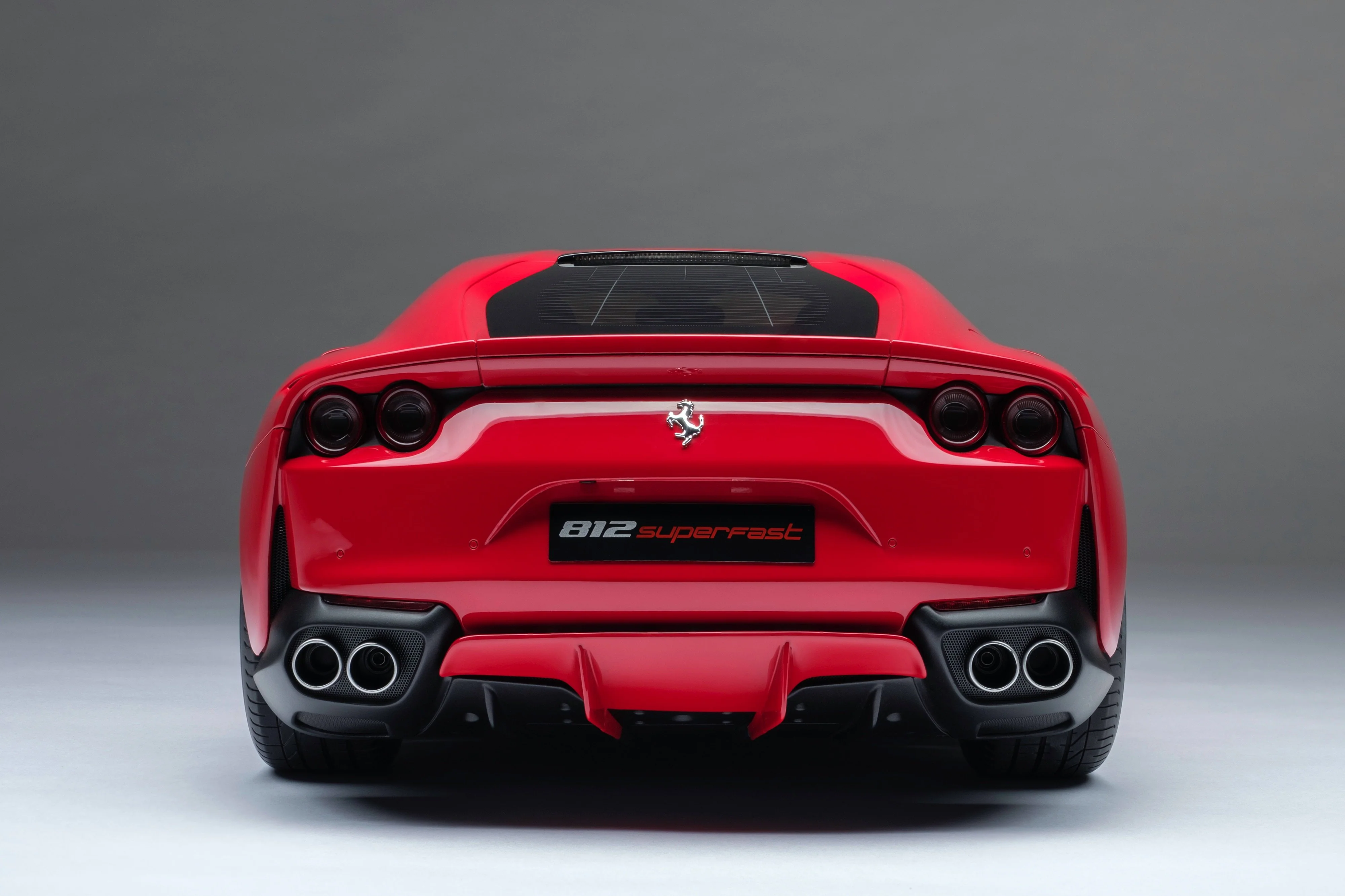 Ferrari 812 Superfast (2017) - Image 5