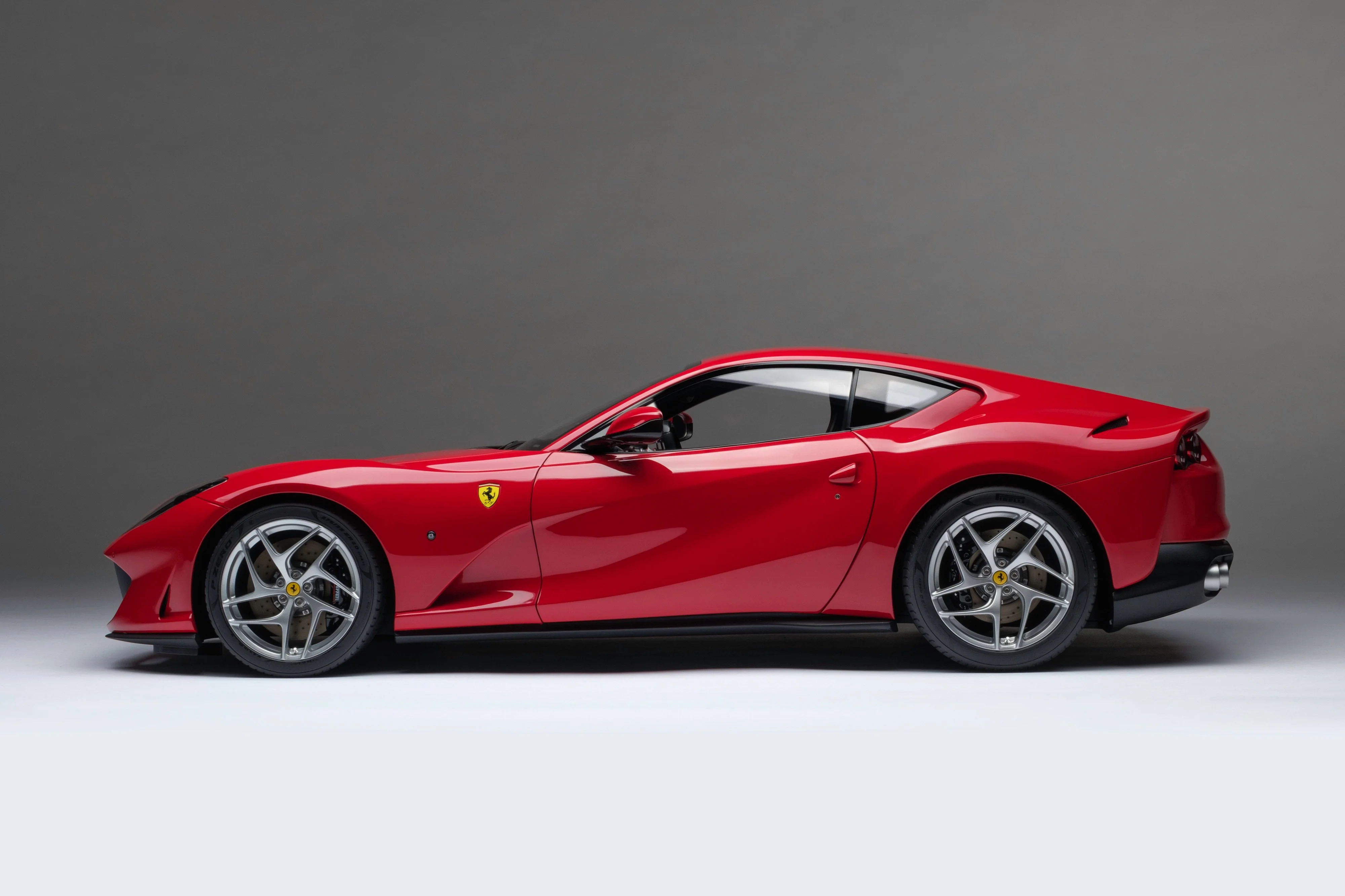 Ferrari 812 Superfast (2017) - Image 7