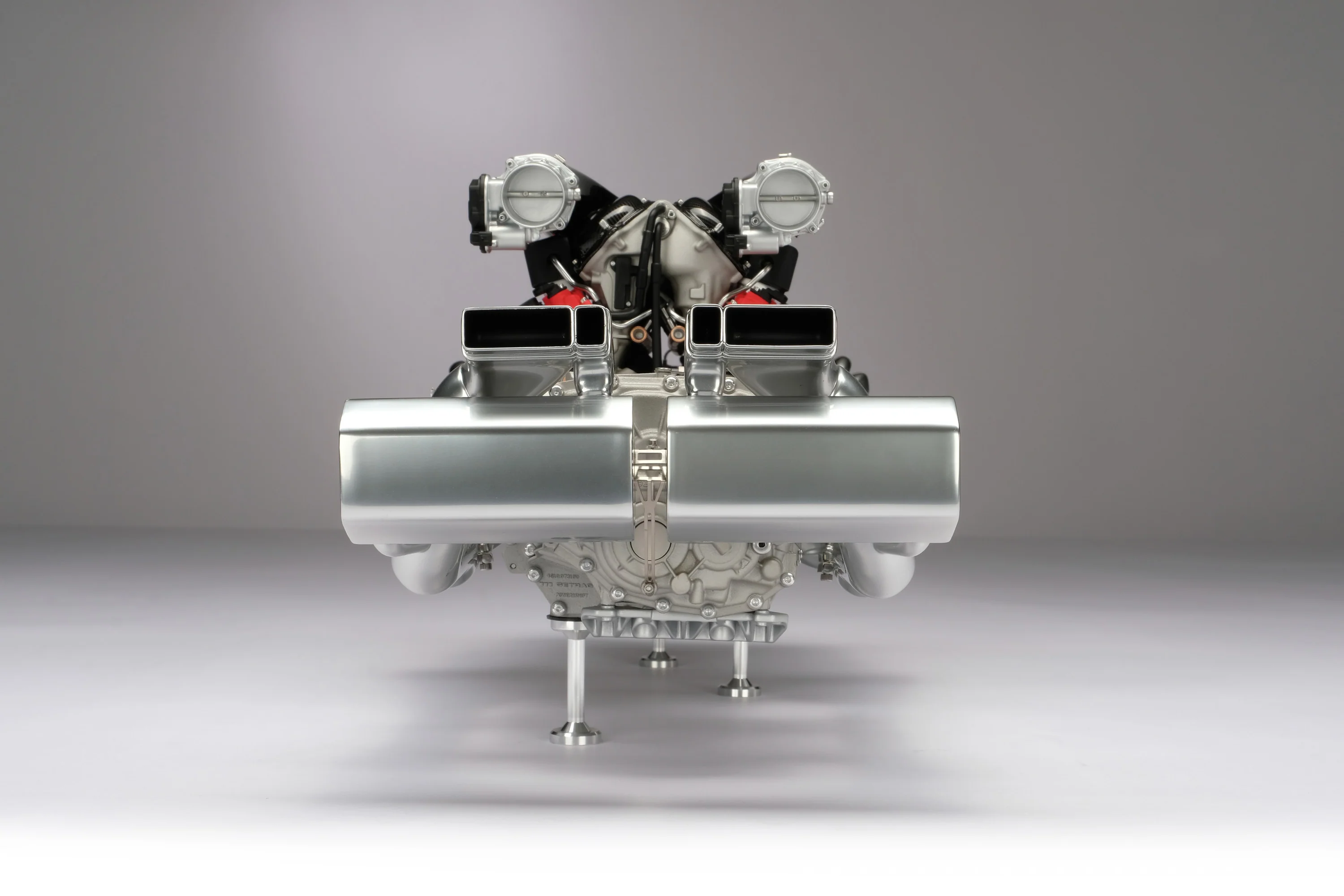 Ferrari Daytona SP3 V12 F140HC Engine and Gearbox (2022) - Image 10