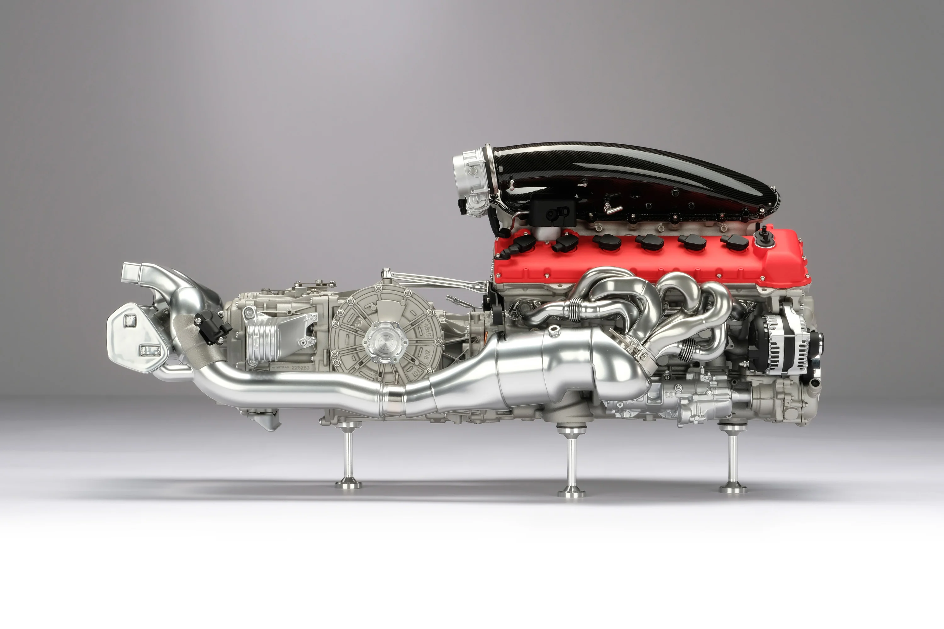 Ferrari Daytona SP3 V12 F140HC Engine and Gearbox (2022) - Image 12