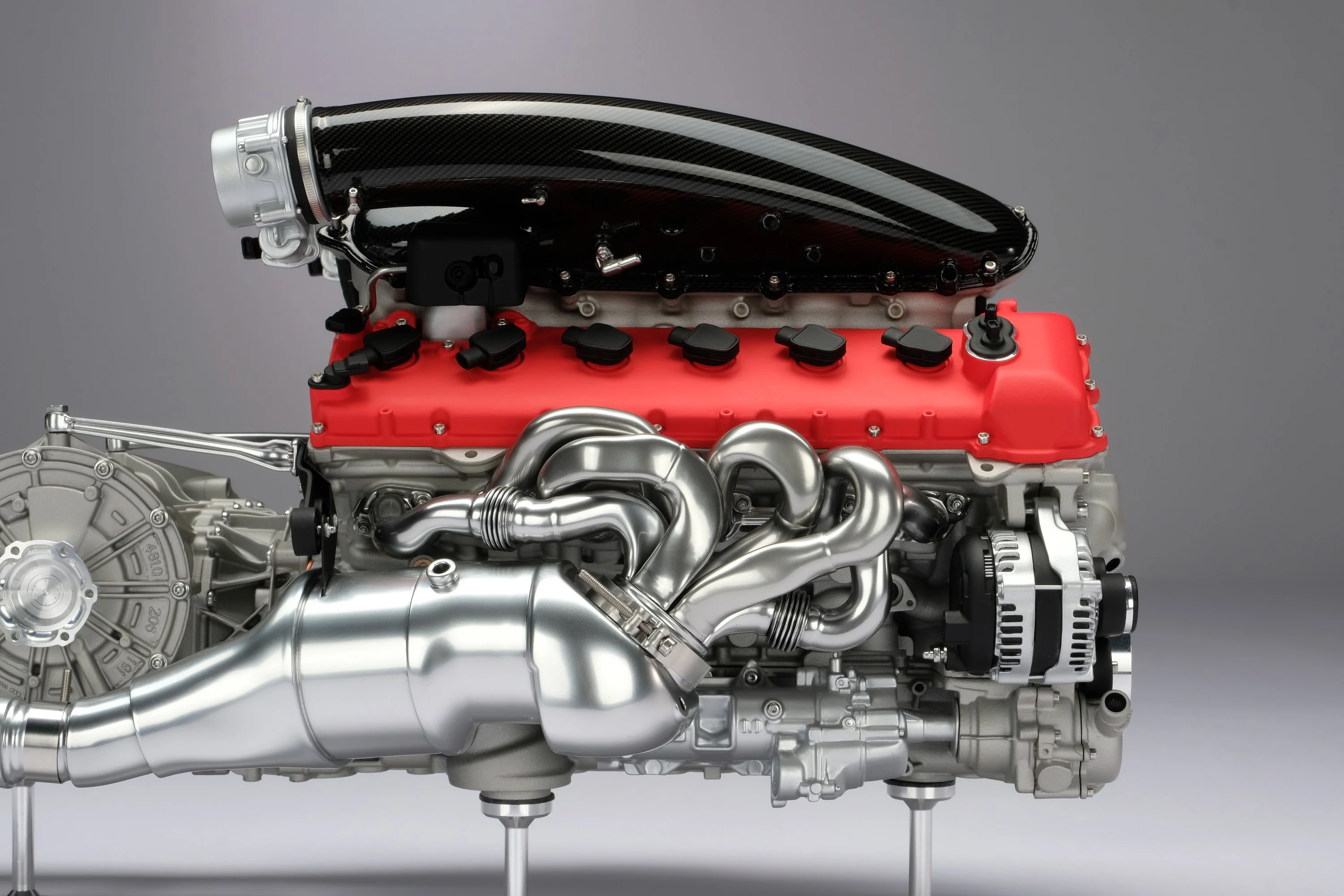 Ferrari Daytona SP3 V12 F140HC Engine and Gearbox (2022) - Image 13