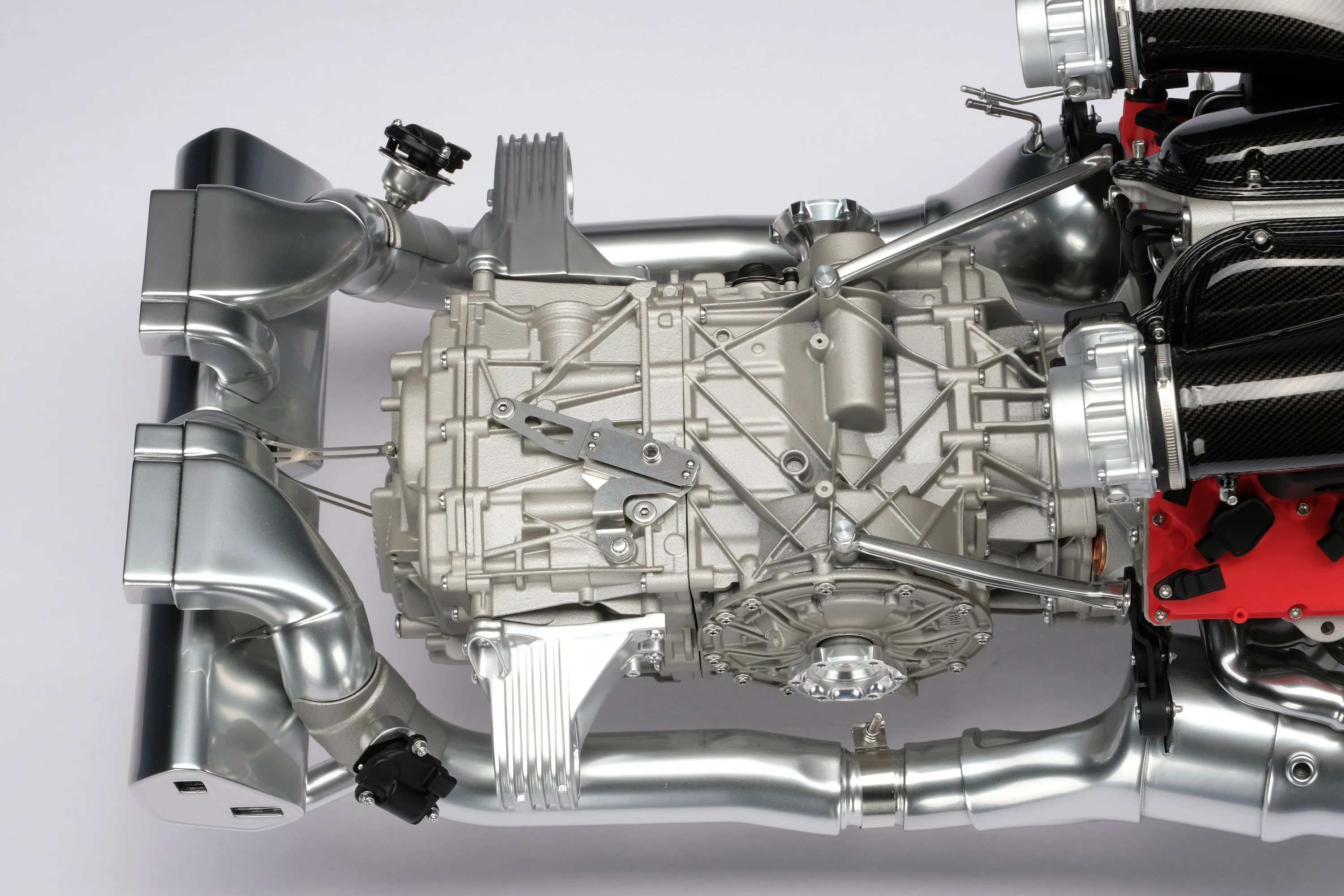 Ferrari Daytona SP3 V12 F140HC Engine and Gearbox (2022) - Image 14