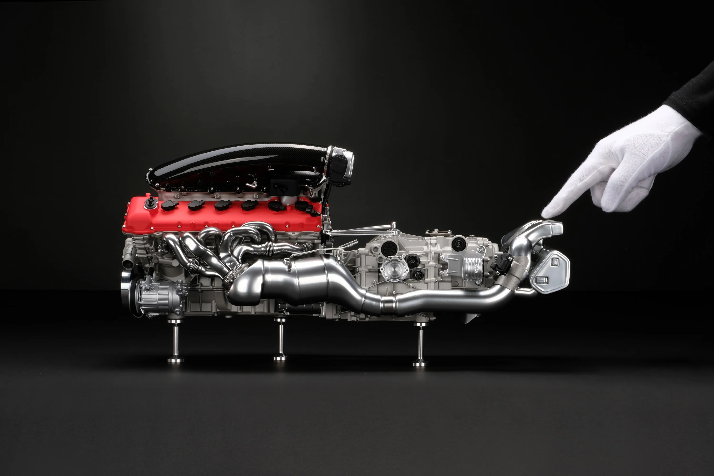 Ferrari Daytona SP3 V12 F140HC Engine and Gearbox (2022) - Image 3
