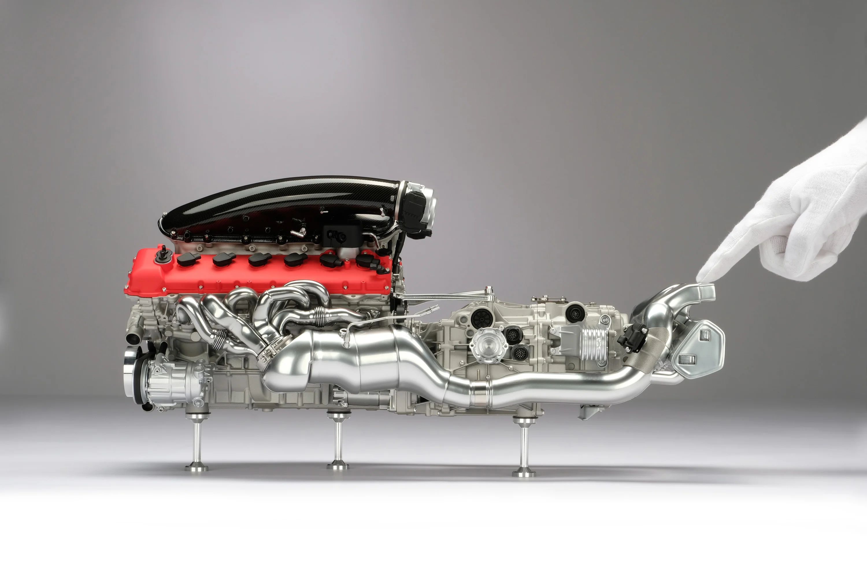 Ferrari Daytona SP3 V12 F140HC Engine and Gearbox (2022) - Image 4