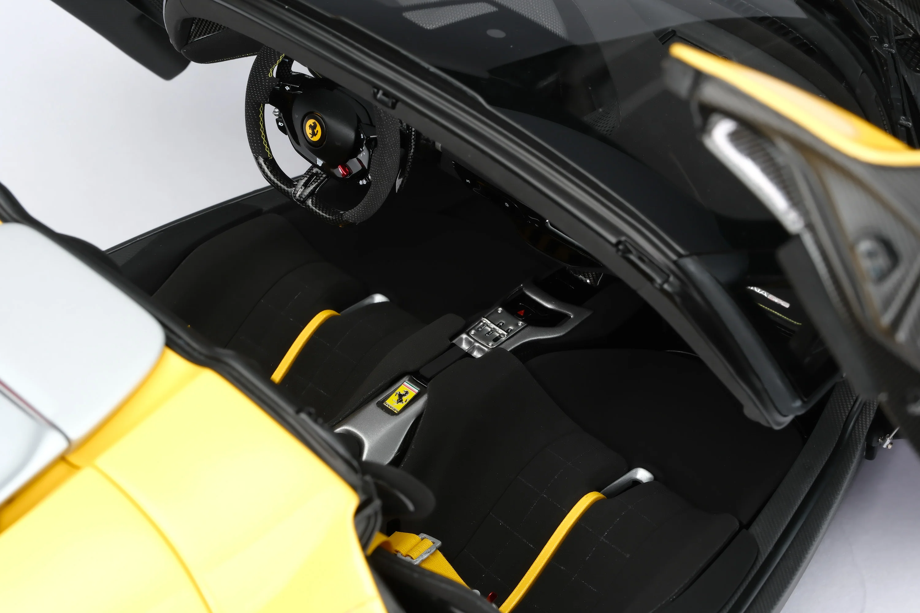 Ferrari Daytona SP3 - Tailor Made - Image 4