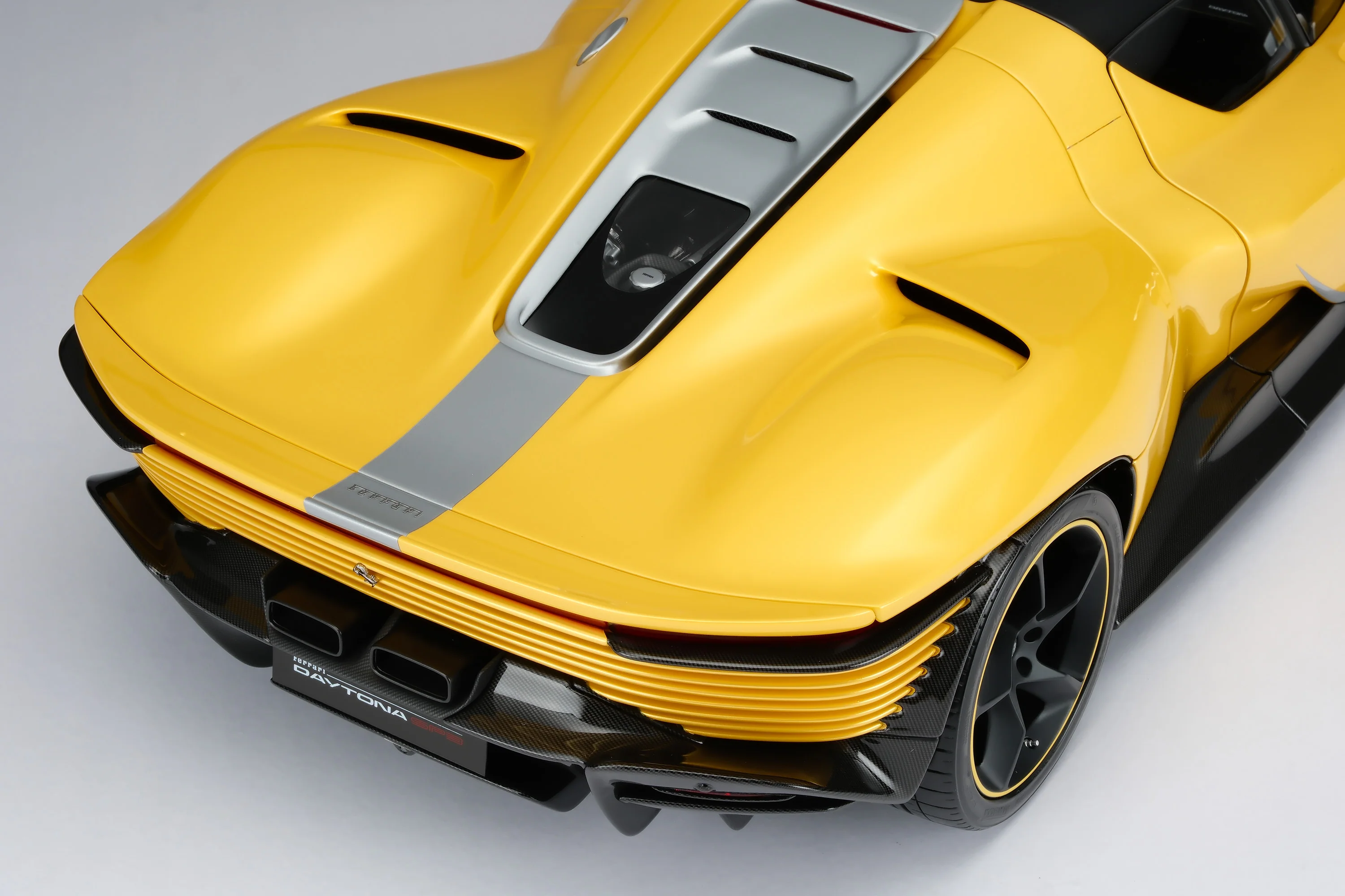 Ferrari Daytona SP3 - Tailor Made - Image 5