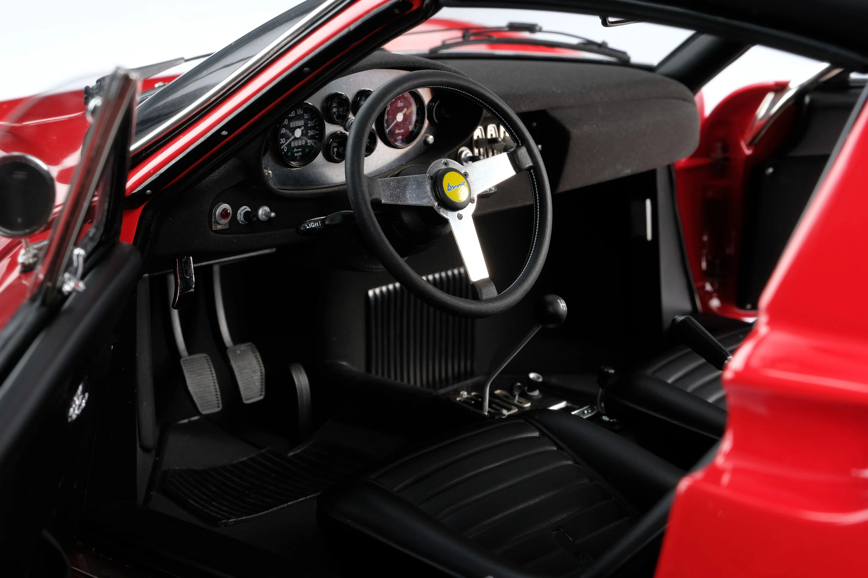 Ferrari Dino 246 GTS (1972) - Image 18