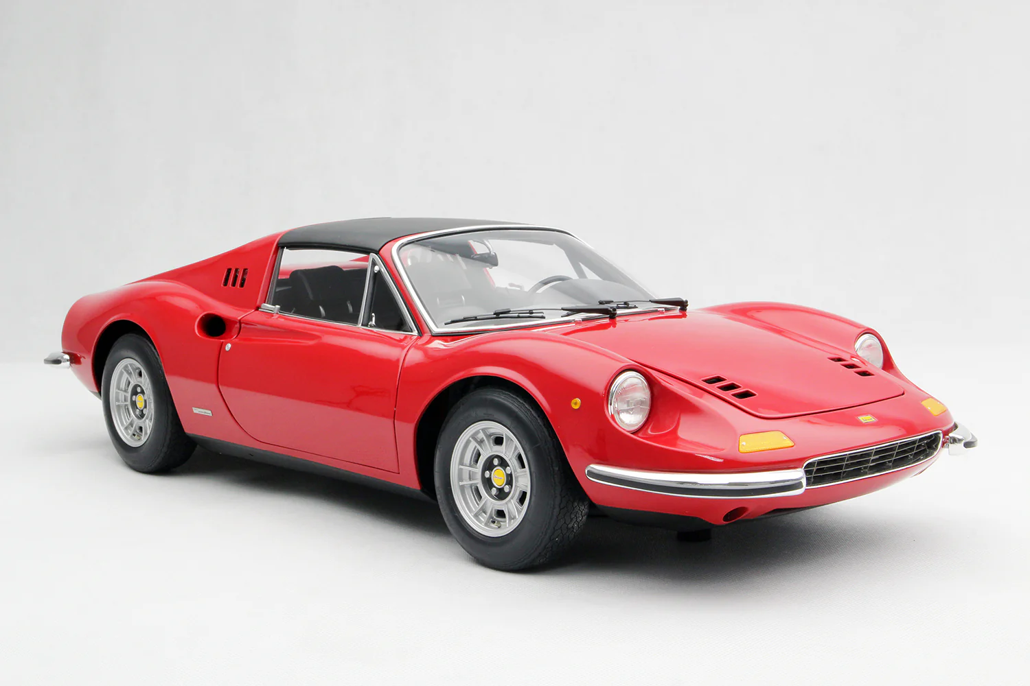 Ferrari Dino 246 GTS (1972) - Image 26