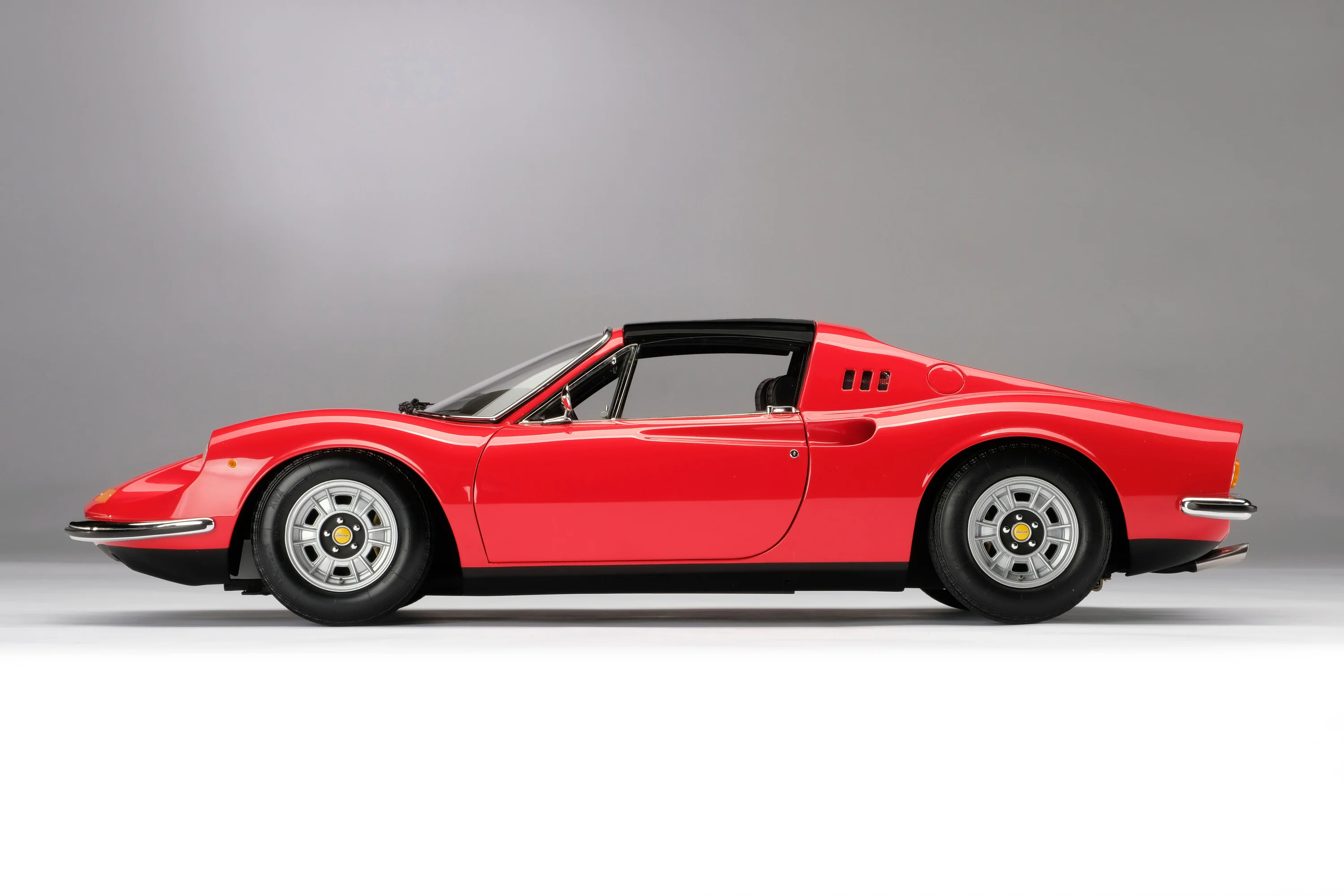 Ferrari Dino 246 GTS (1972) - Image 3