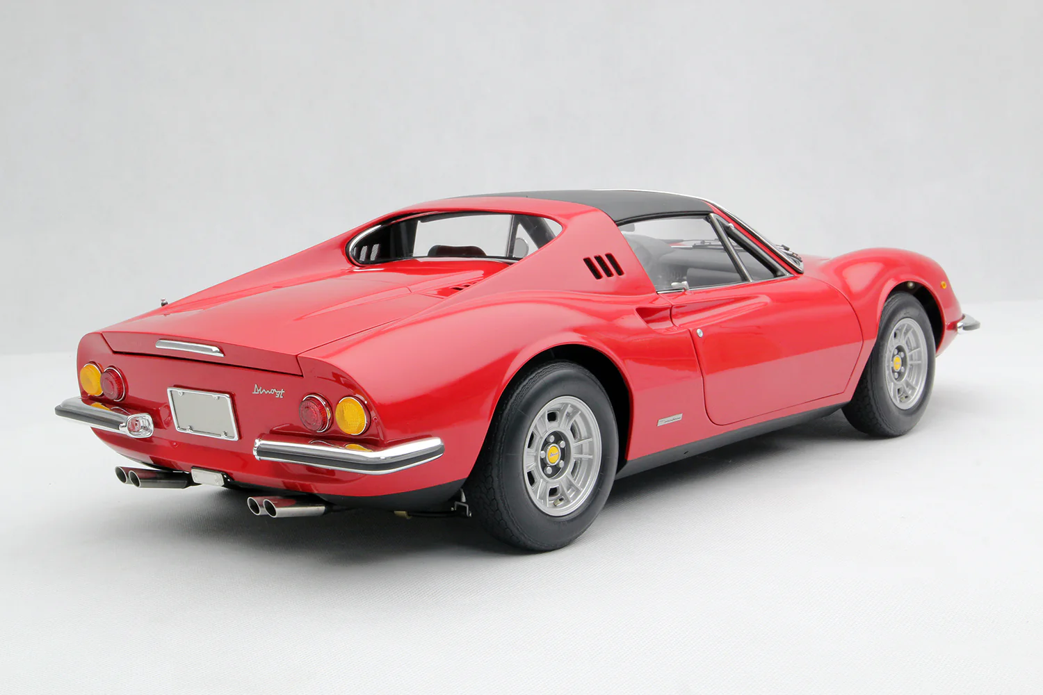 Ferrari Dino 246 GTS (1972) - Image 30