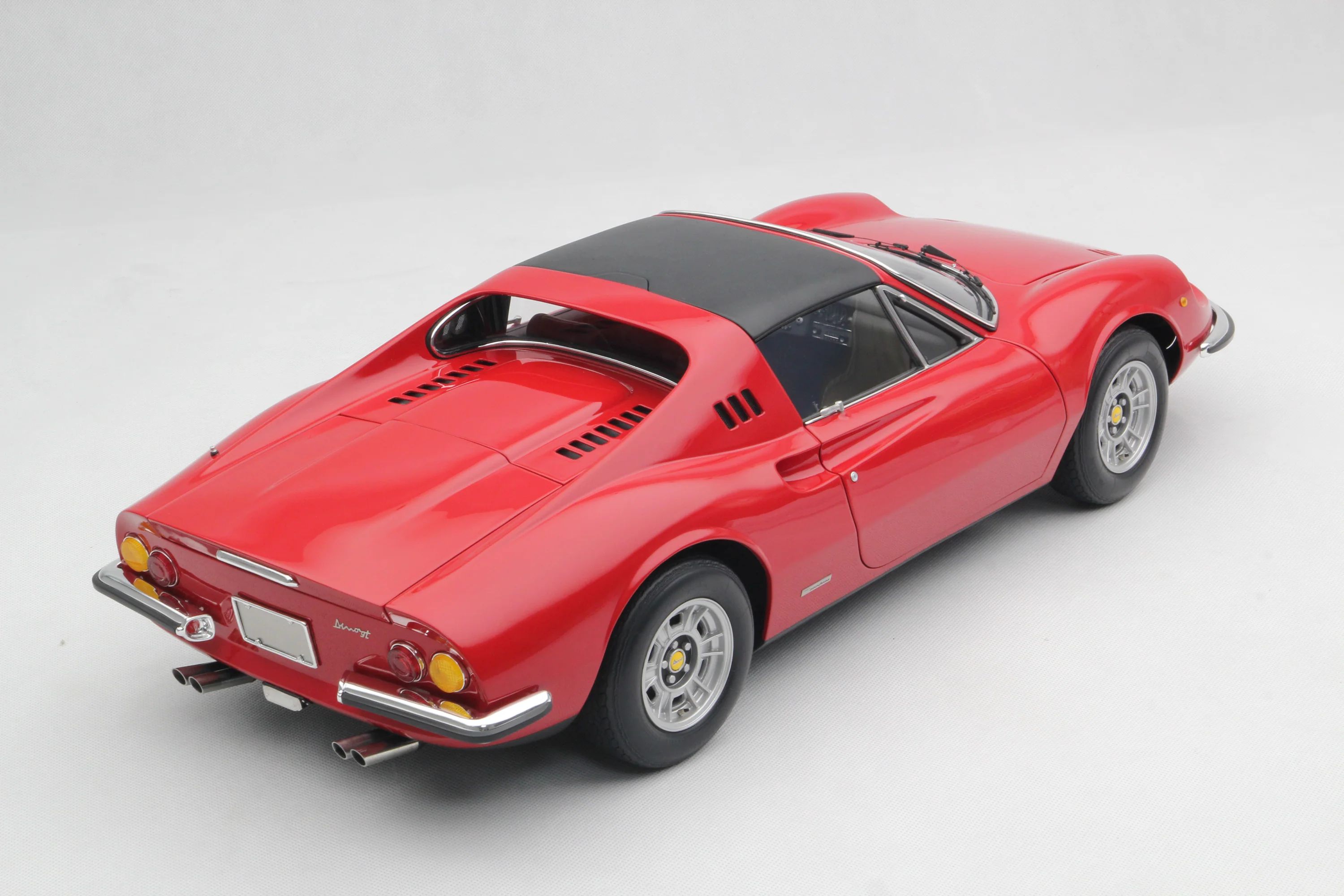 Ferrari Dino 246 GTS (1972) - Image 31