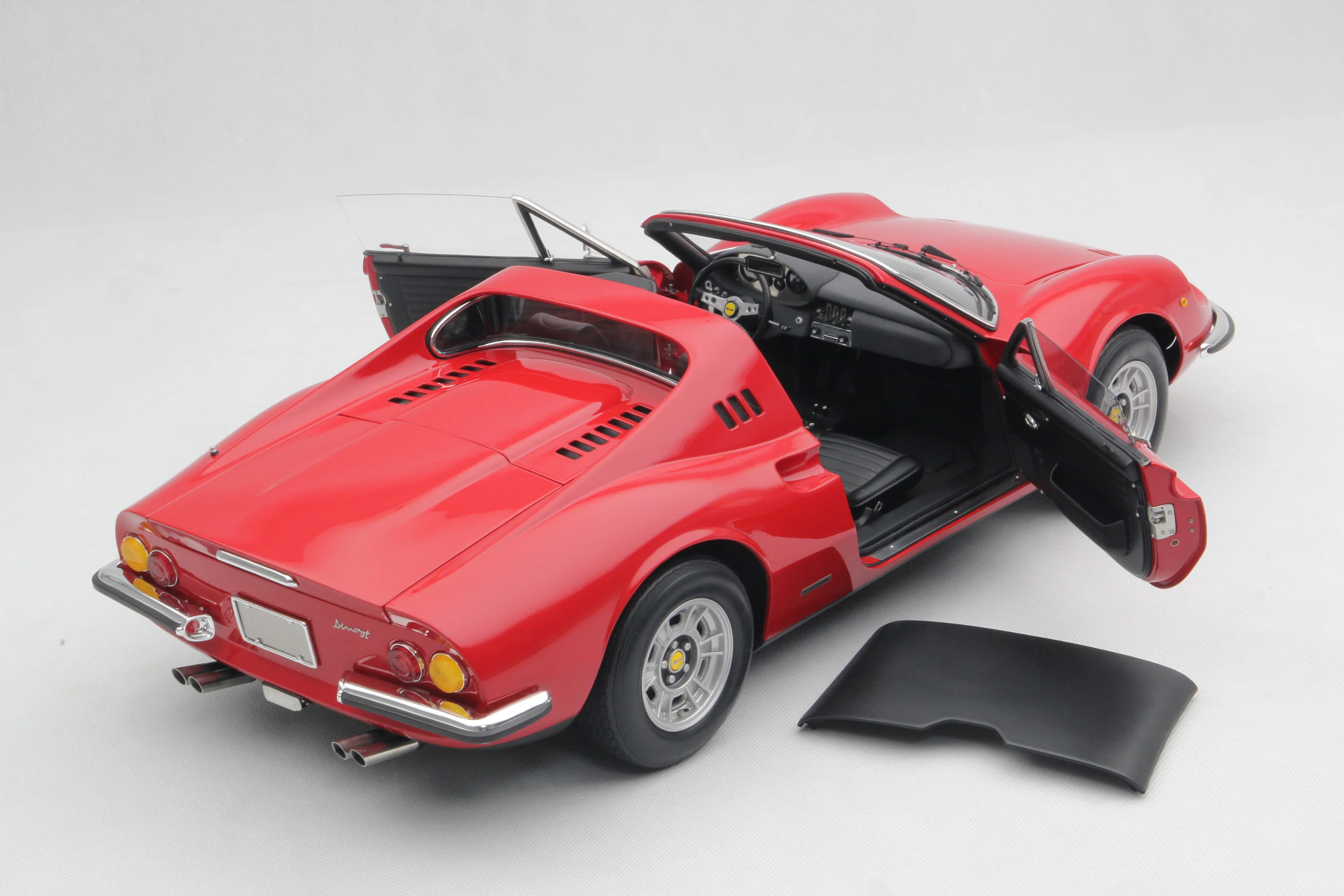 Ferrari Dino 246 GTS (1972) - Image 32