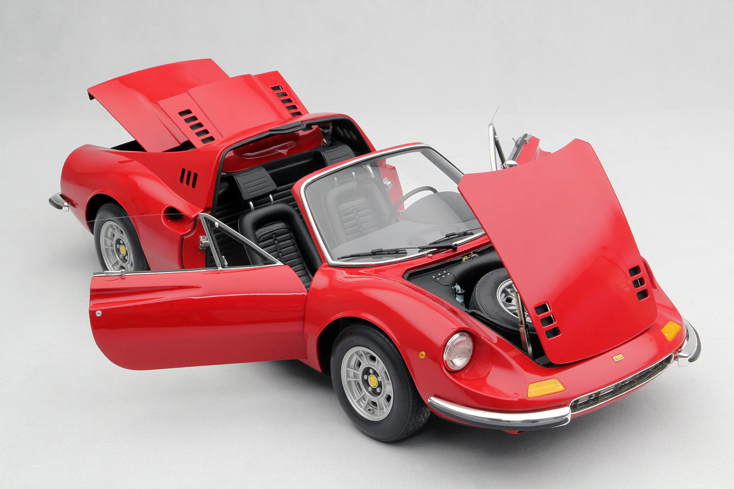 Ferrari Dino 246 GTS (1972) - Image 33