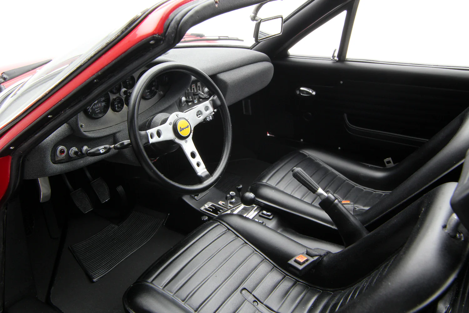 Ferrari Dino 246 GTS (1972) - Image 34