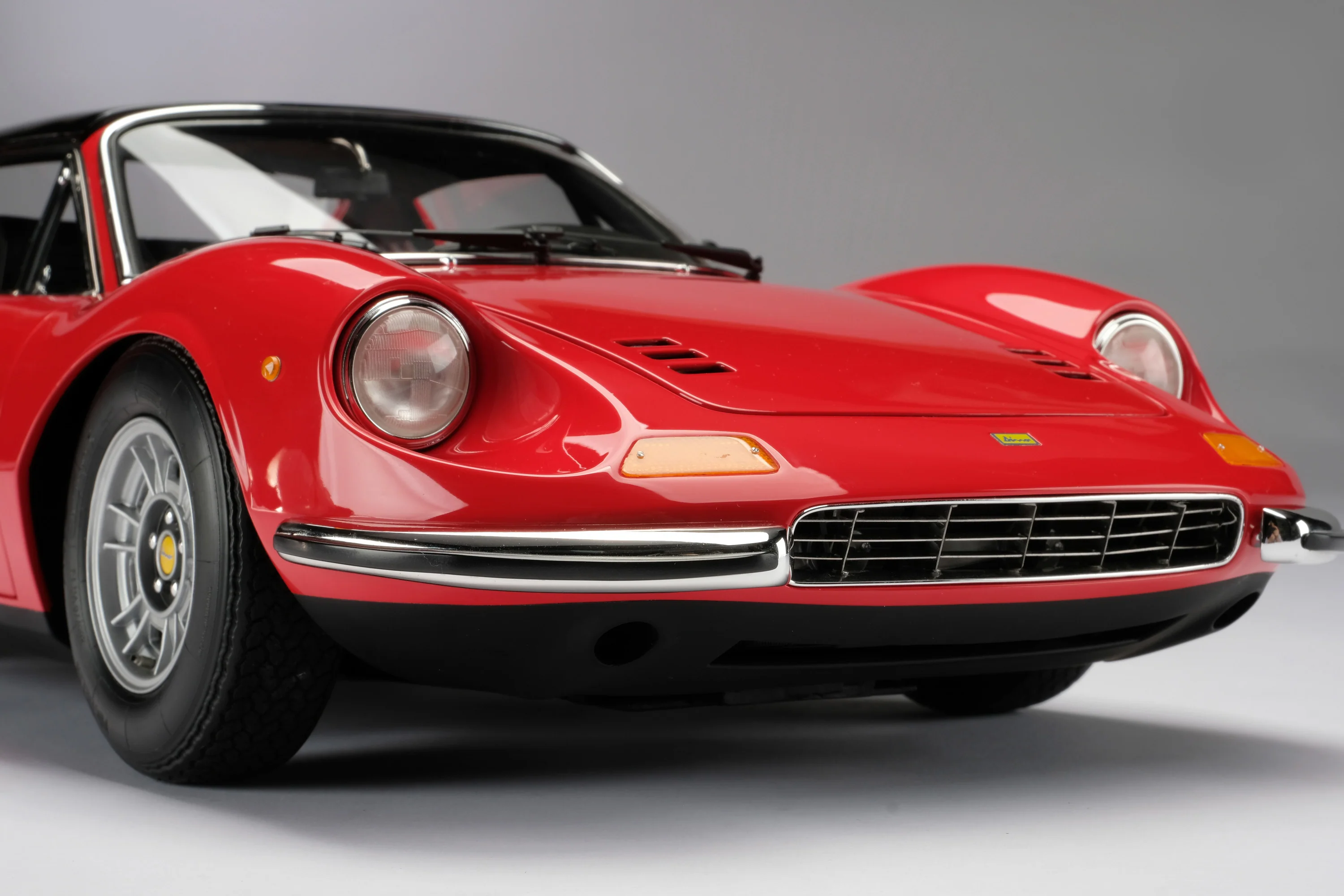 Ferrari Dino 246 GTS (1972) - Image 8