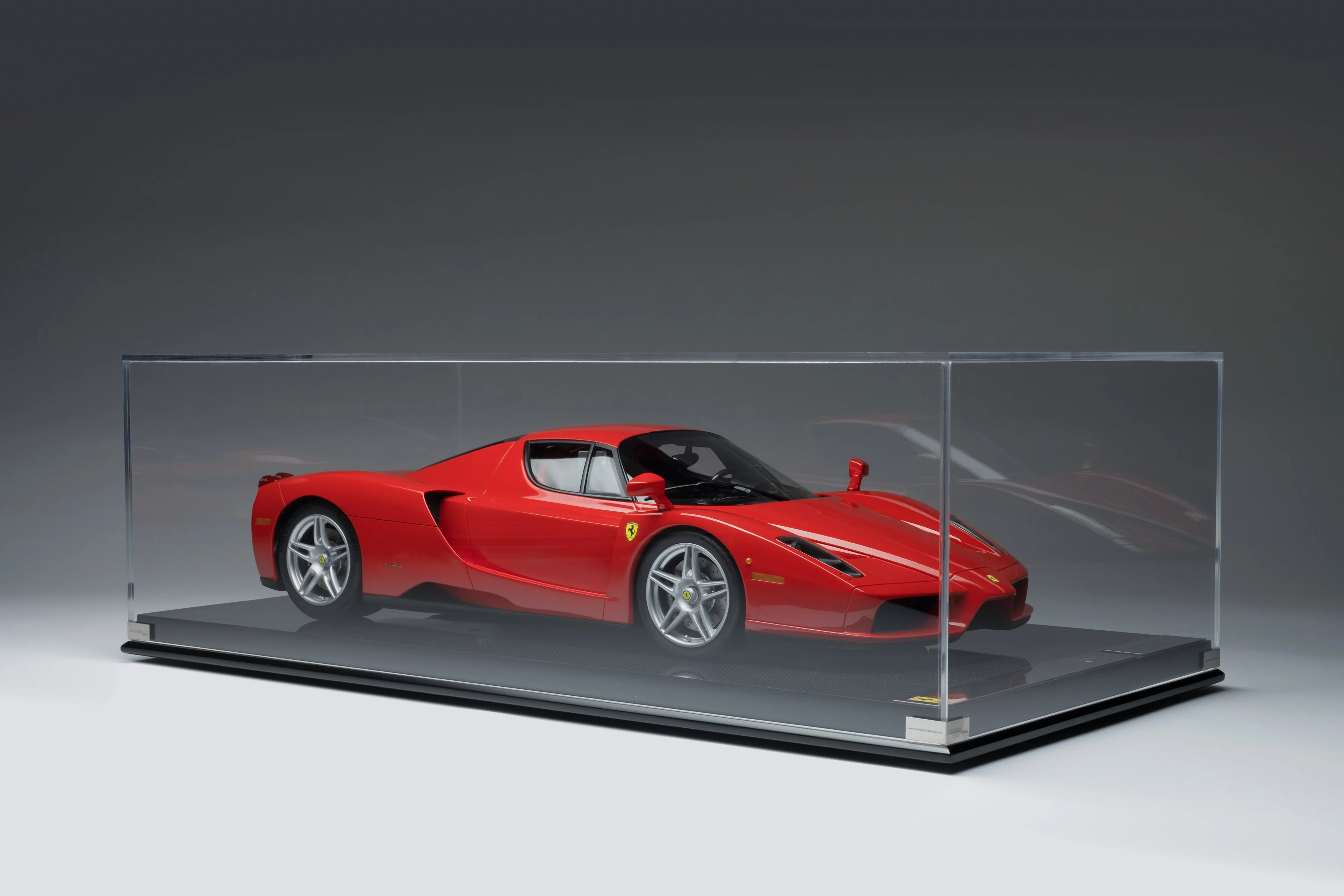 Ferrari Enzo (2002) - Image 11