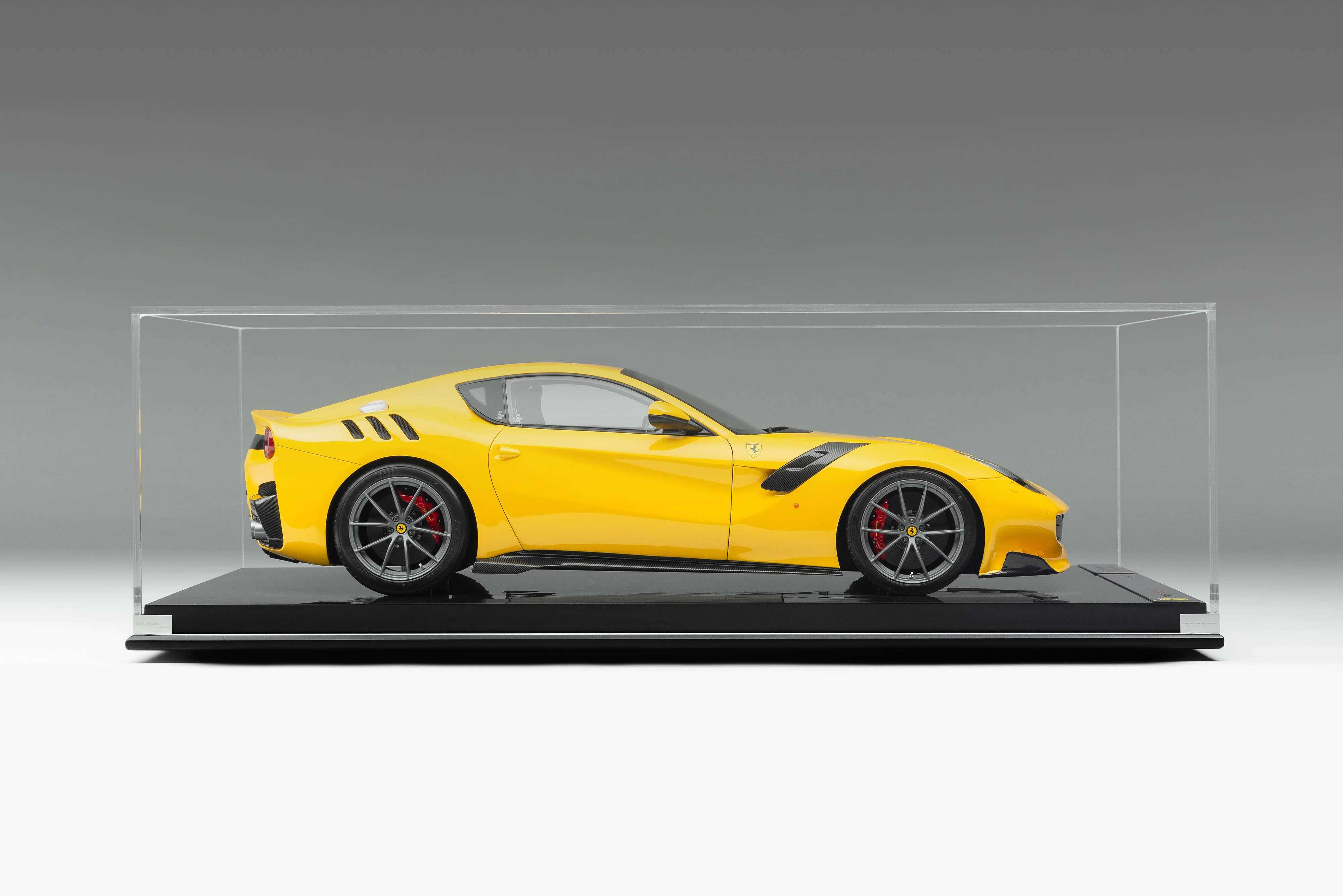 Ferrari F12 TDF (2015) - Image 21