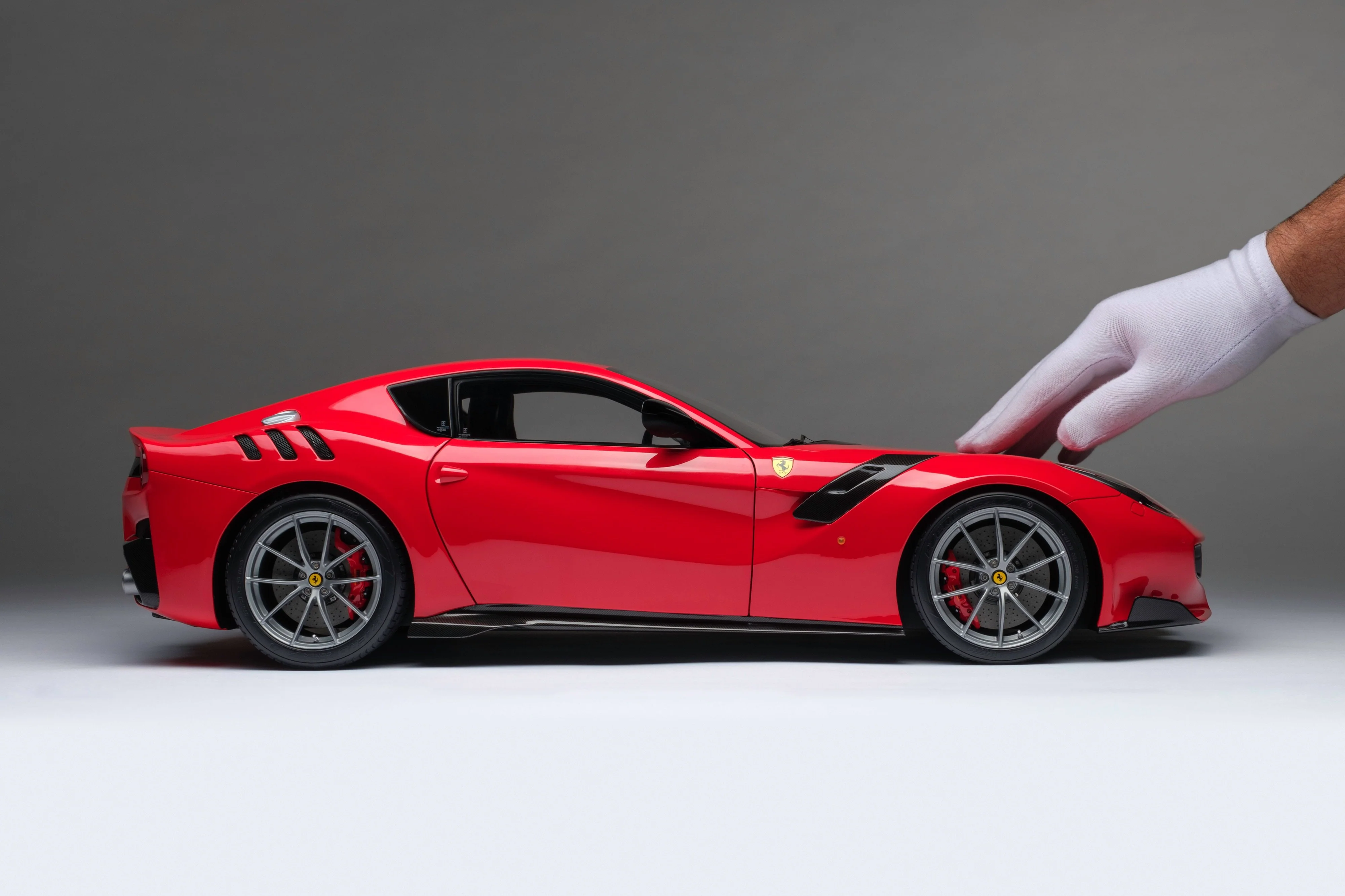 Ferrari F12 TDF (2015) - Image 3