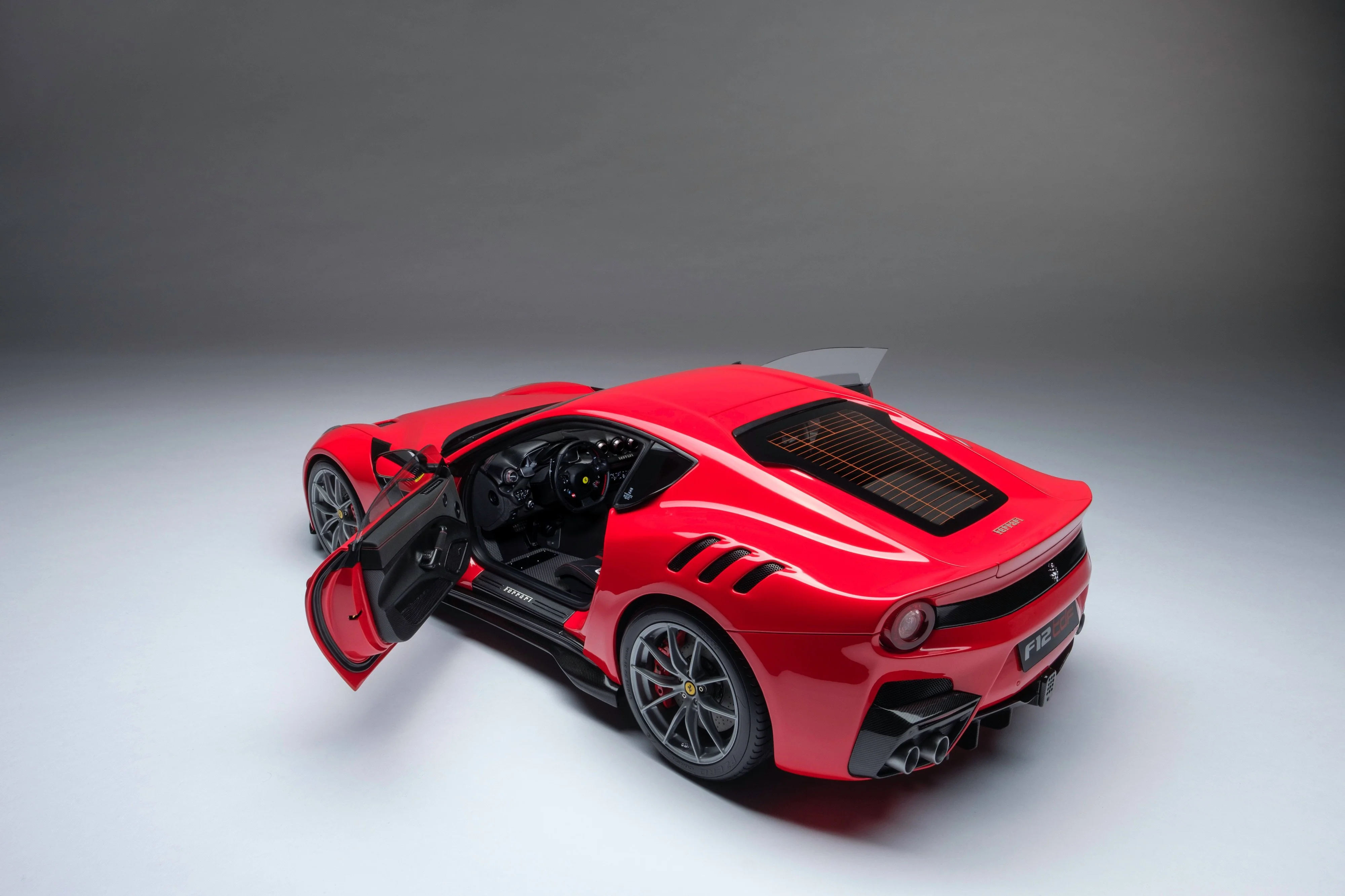 Ferrari F12 TDF (2015) - Image 9