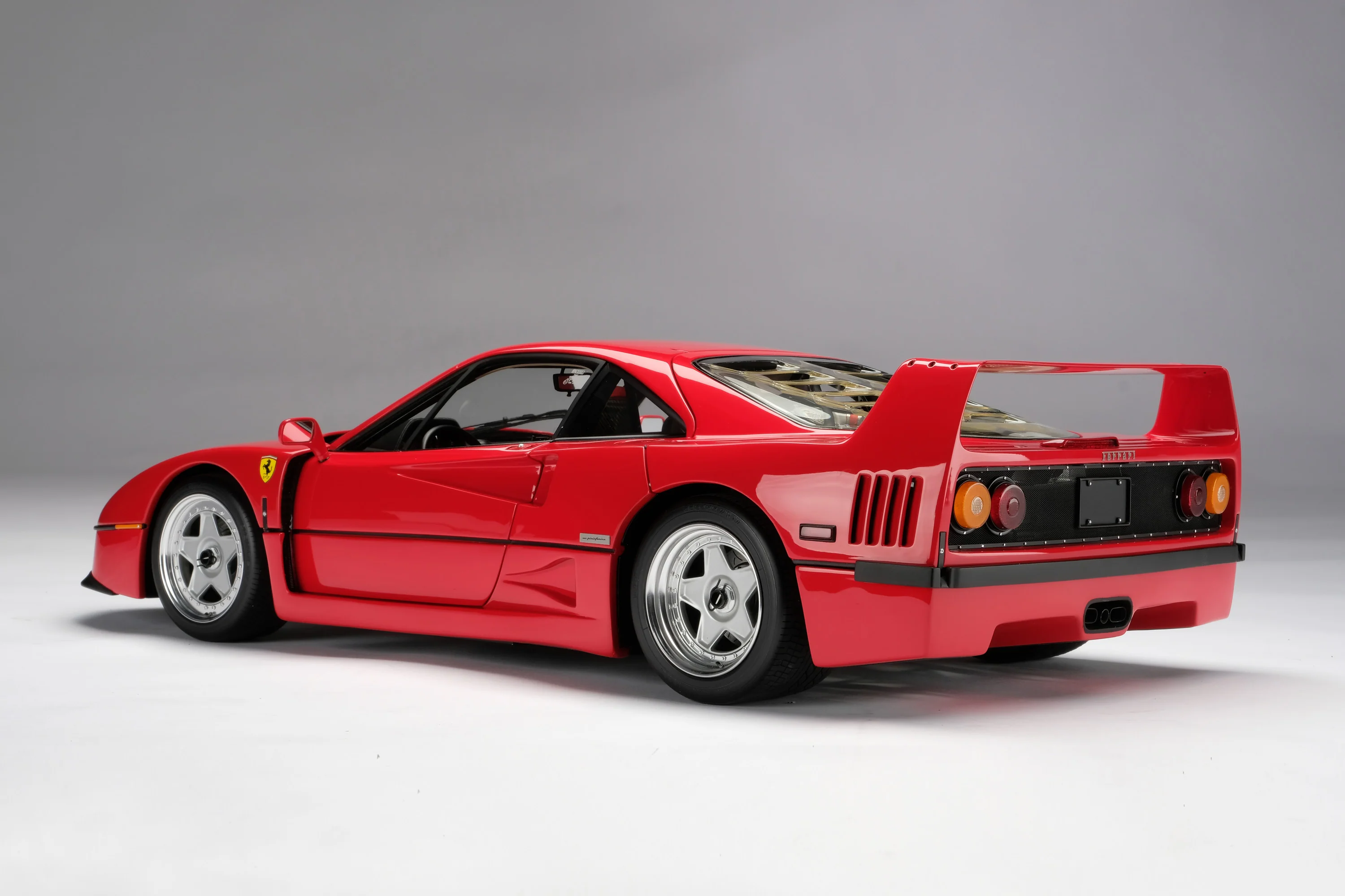 Ferrari F40 (1987) - Image 11
