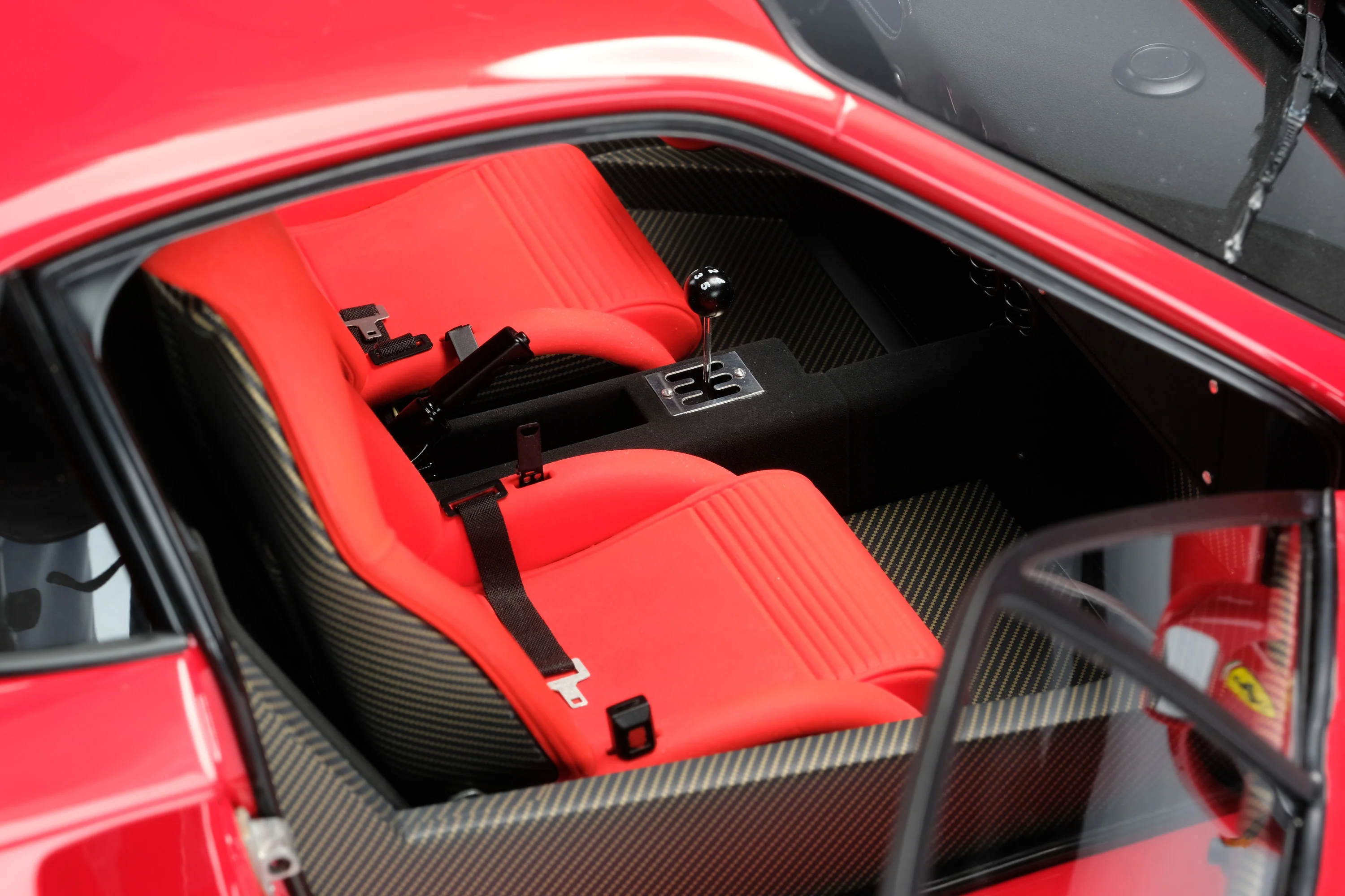 Ferrari F40 (1987) - Image 17
