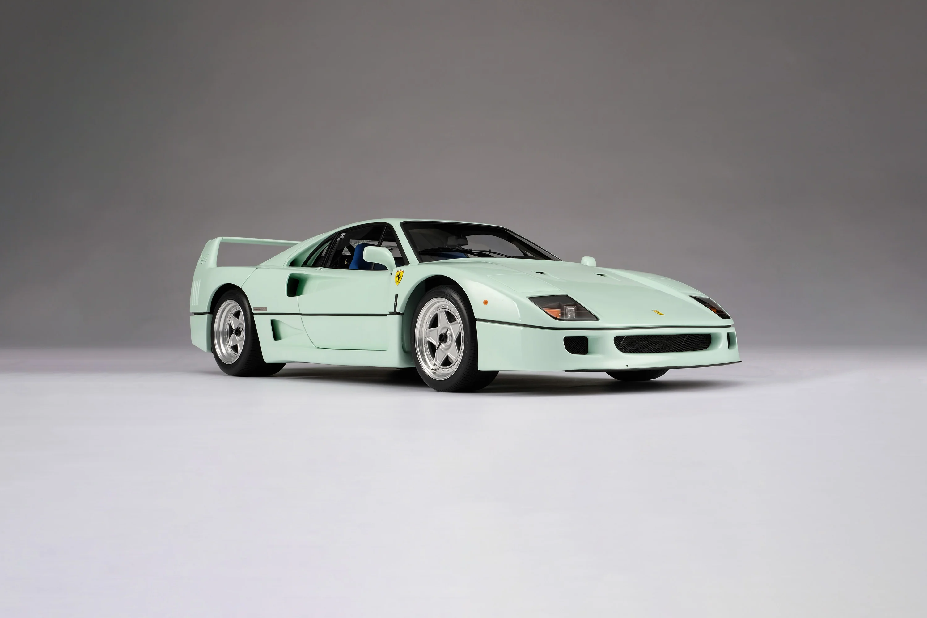 Ferrari F40 (1987) - Image 24